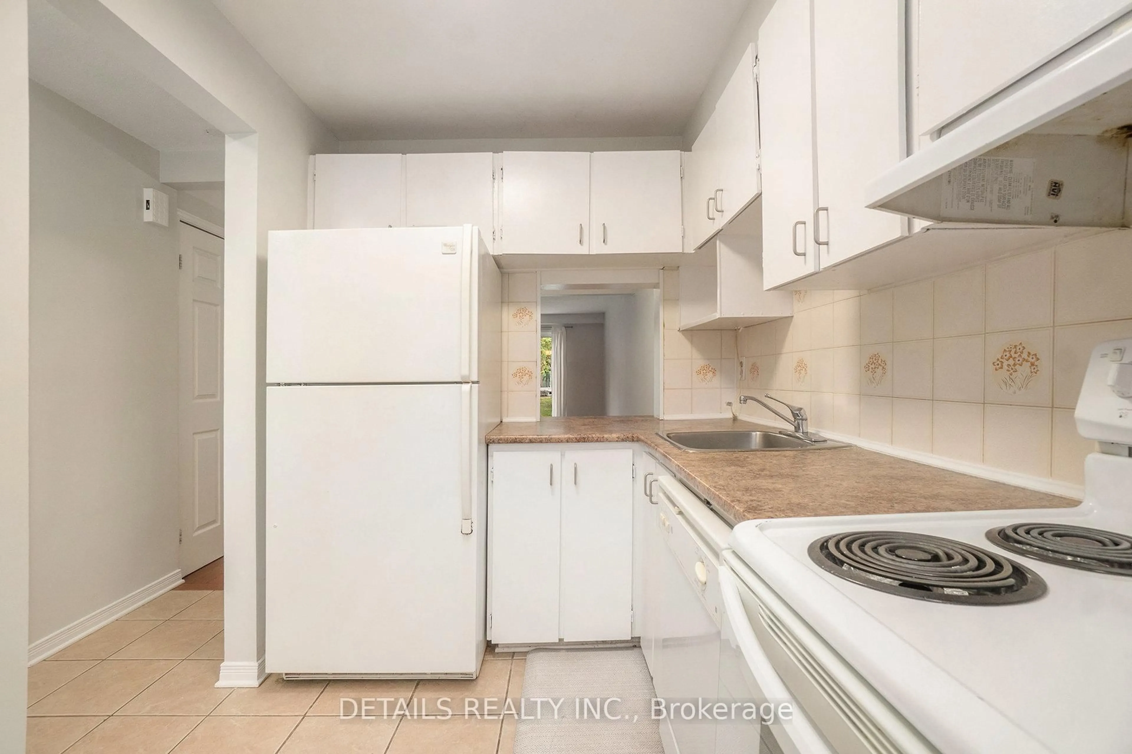 Standard kitchen, unknown for 144D Valley Stream Dr, Ottawa Ontario K2H 9C6
