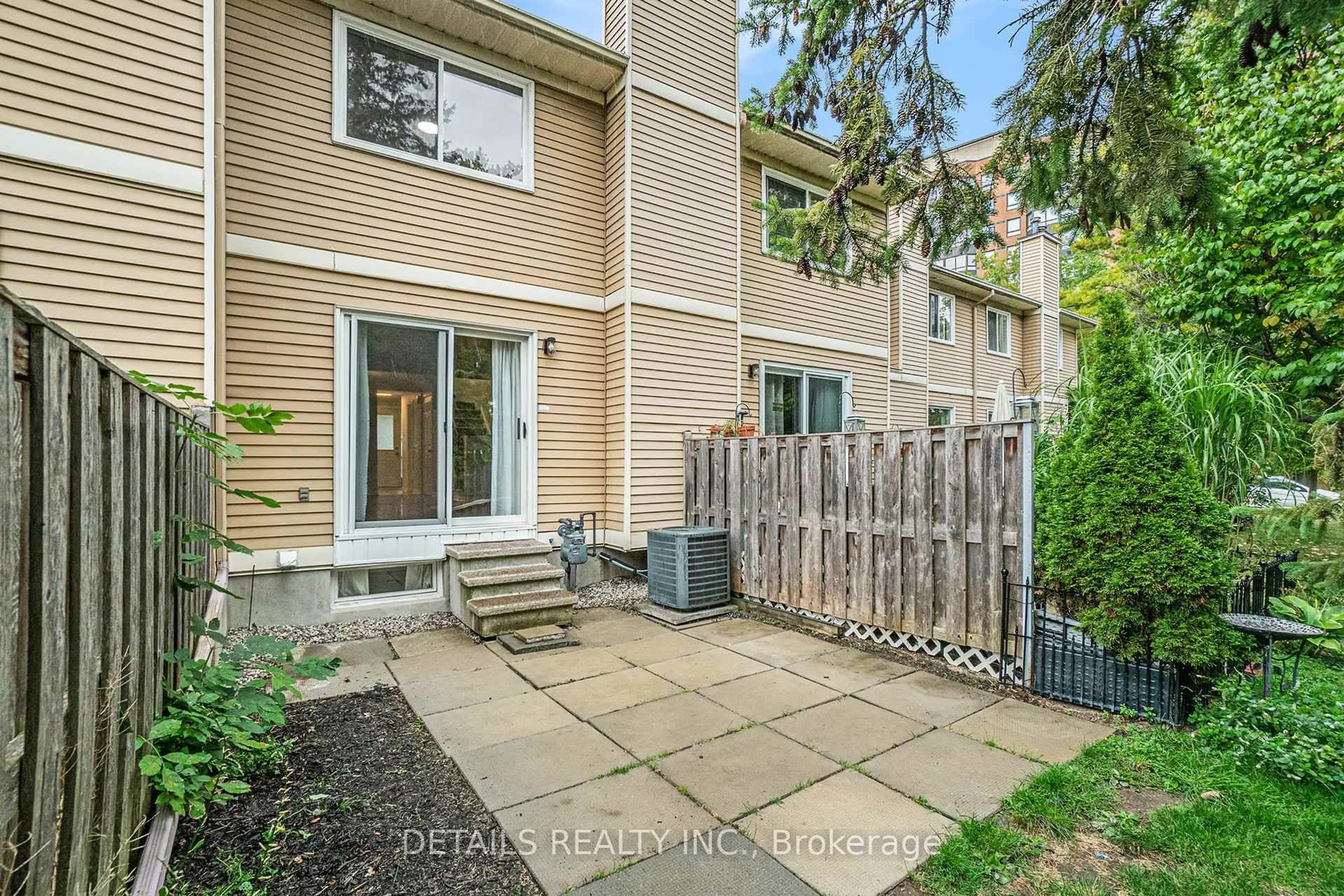 Patio, street for 144D Valley Stream Dr, Ottawa Ontario K2H 9C6