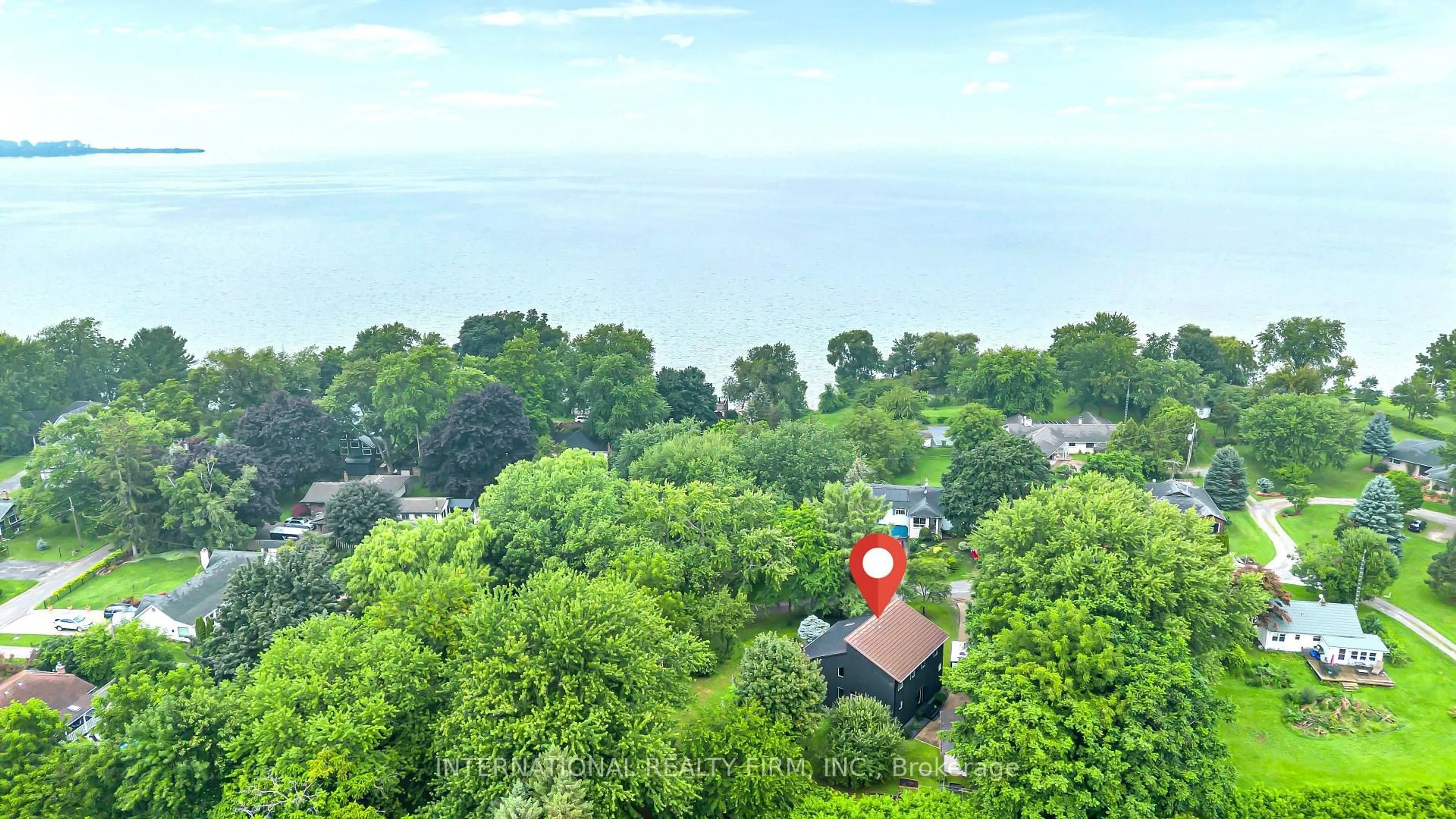 A pic from outside/outdoor area/front of a property/back of a property/a pic from drone, water/lake/river/ocean view for 5 Firelane 14b Rd, Niagara-on-the-Lake Ontario L0S 1J0