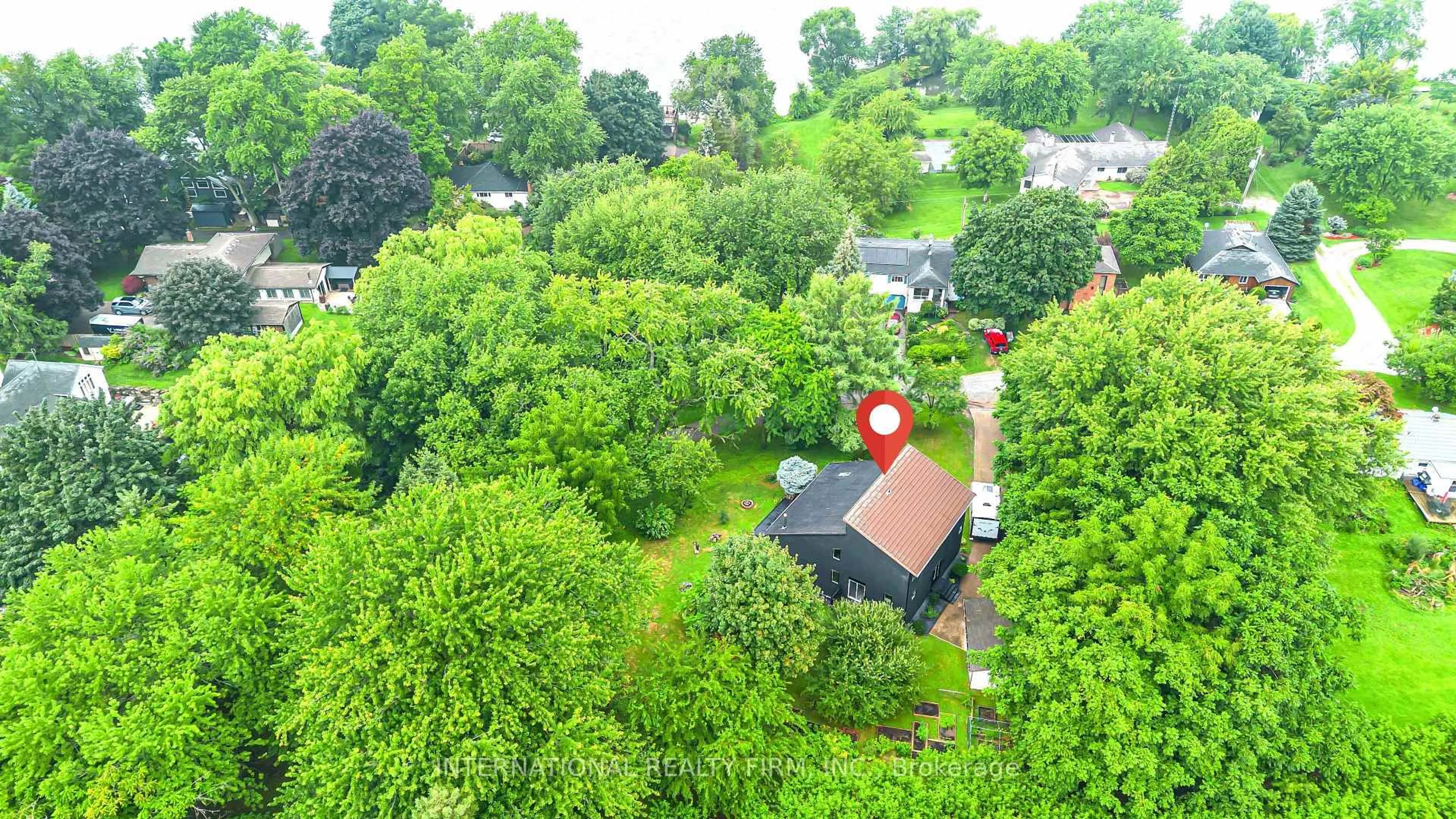 A pic from outside/outdoor area/front of a property/back of a property/a pic from drone, street for 5 Firelane 14b Rd, Niagara-on-the-Lake Ontario L0S 1J0