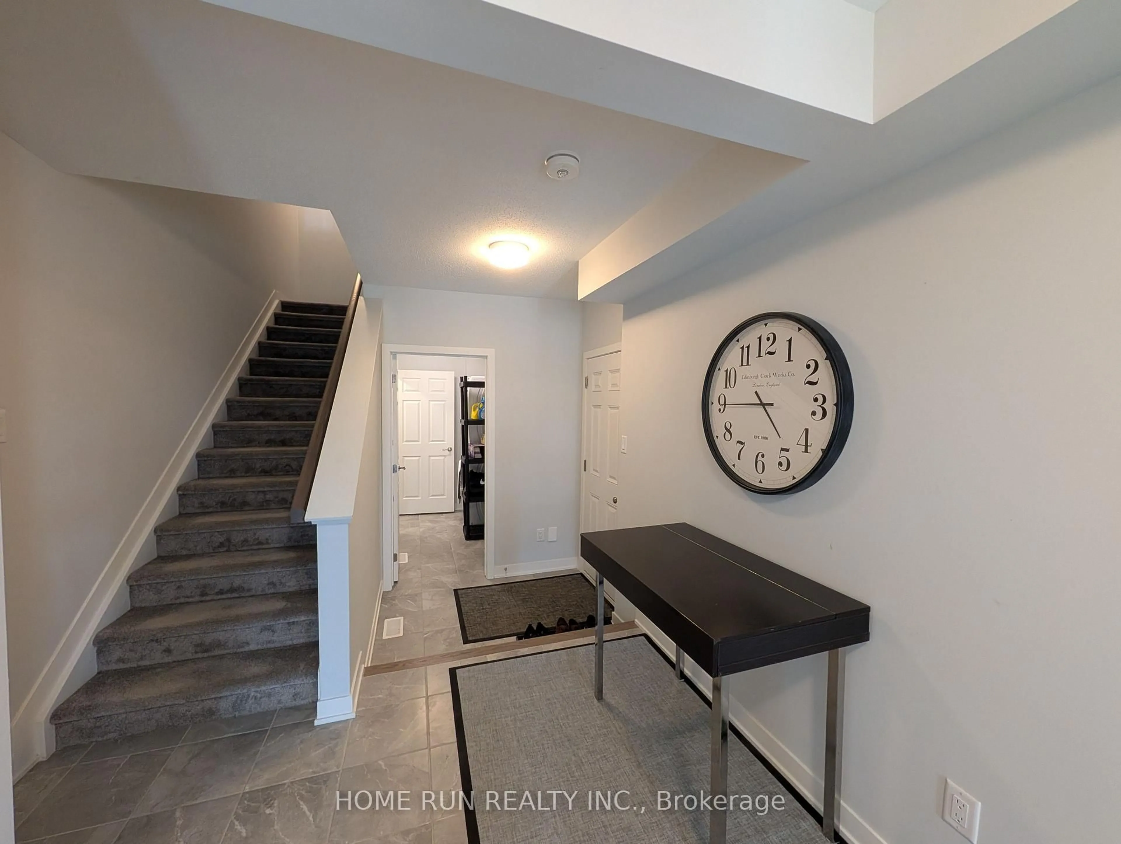 Indoor entryway for 312 Parallax Private, Ottawa Ontario K2J 7B3