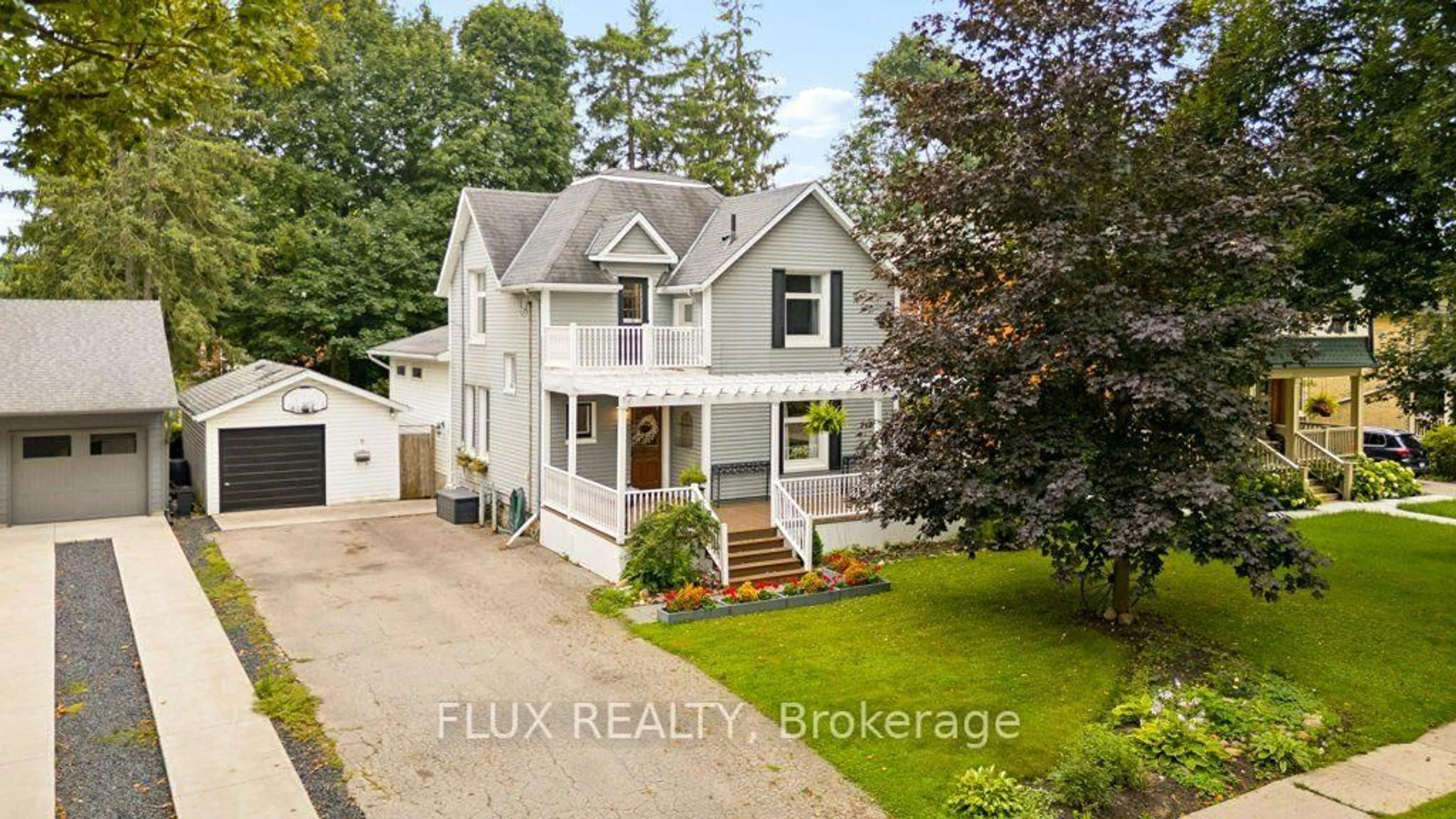 A pic from outside/outdoor area/front of a property/back of a property/a pic from drone, building for 9 Park St, Woolwich Ontario N3B 1K9