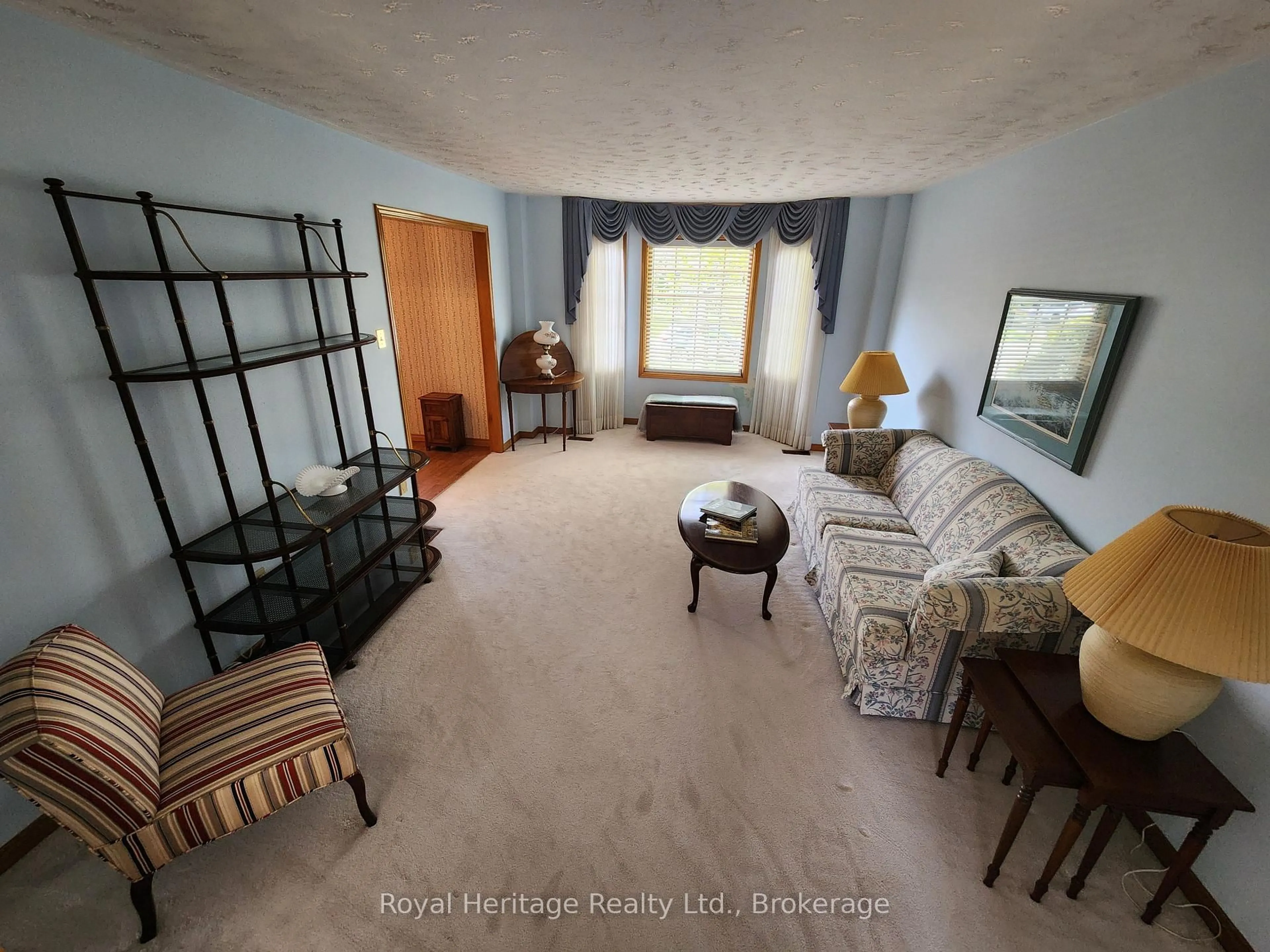 Living room with furniture, unknown for 1534 Scollard Cres, Peterborough Ontario K9H 7L1