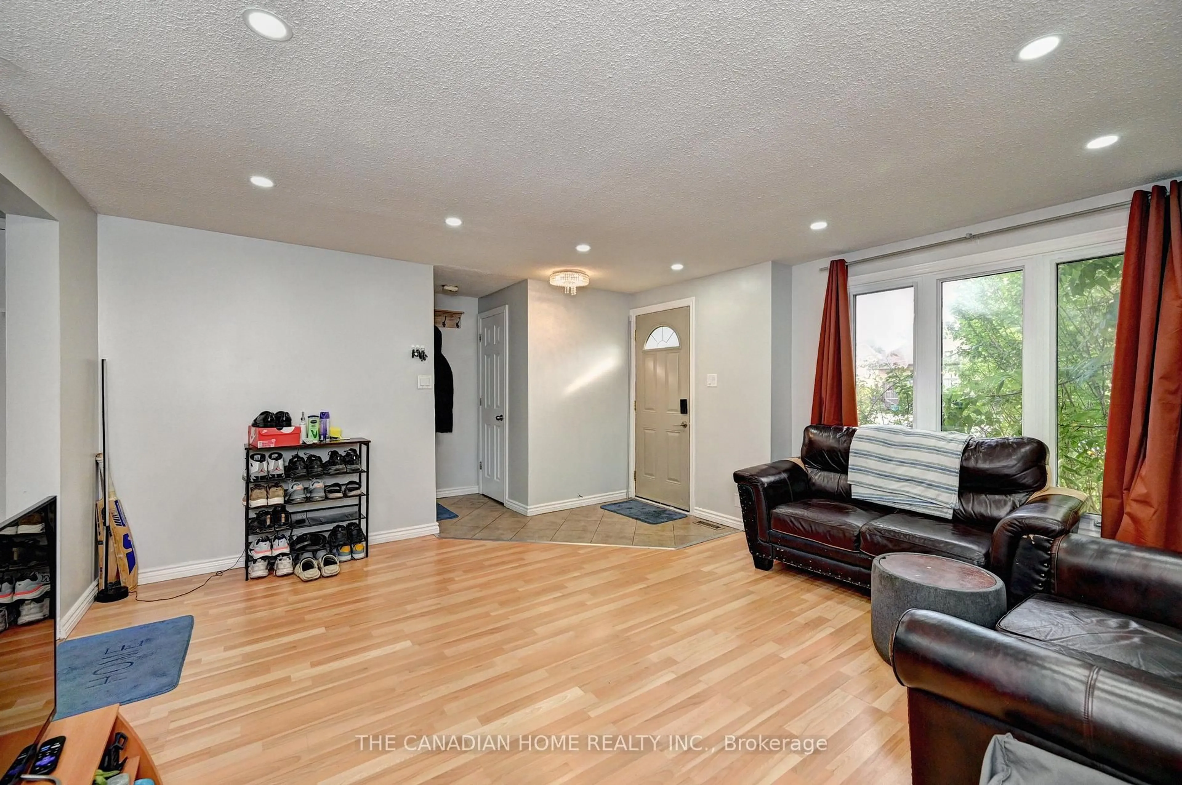 A pic of a room for 489 Strasburg Rd, Kitchener Ontario N2E 1P1