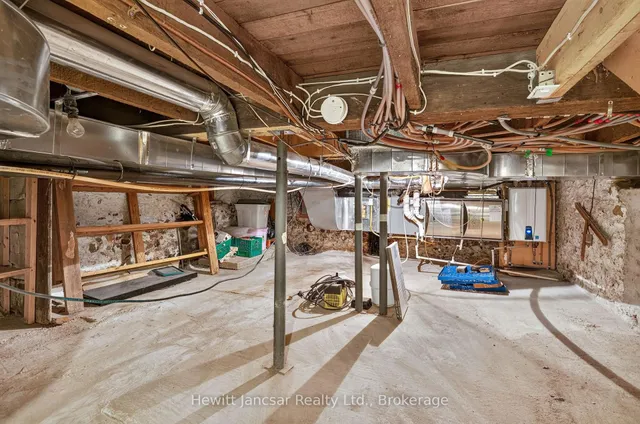 35 William St, Blandford-Blenheim 4
