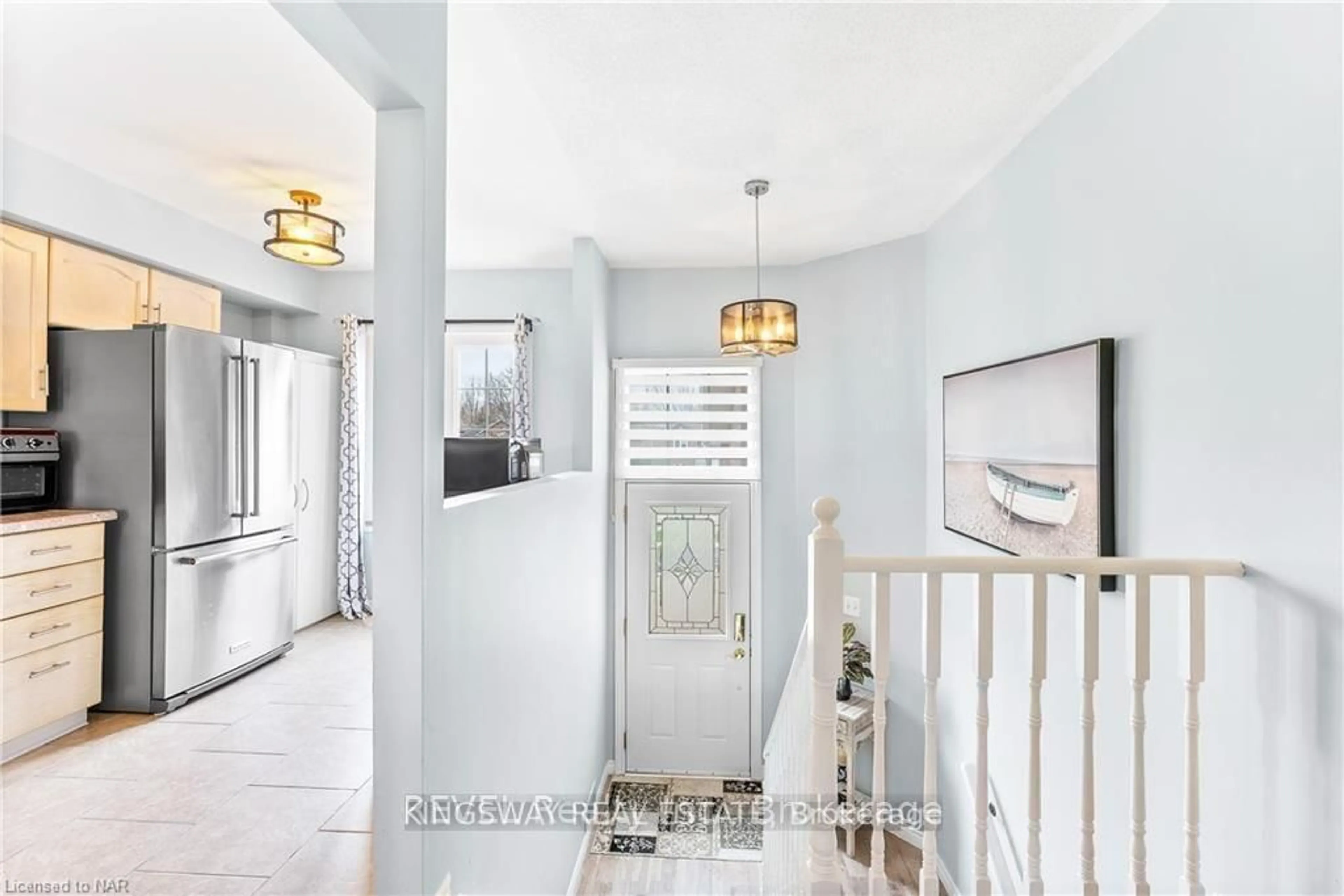 Indoor entryway for 11 JACKSON Crt, Welland Ontario L3C 7G2