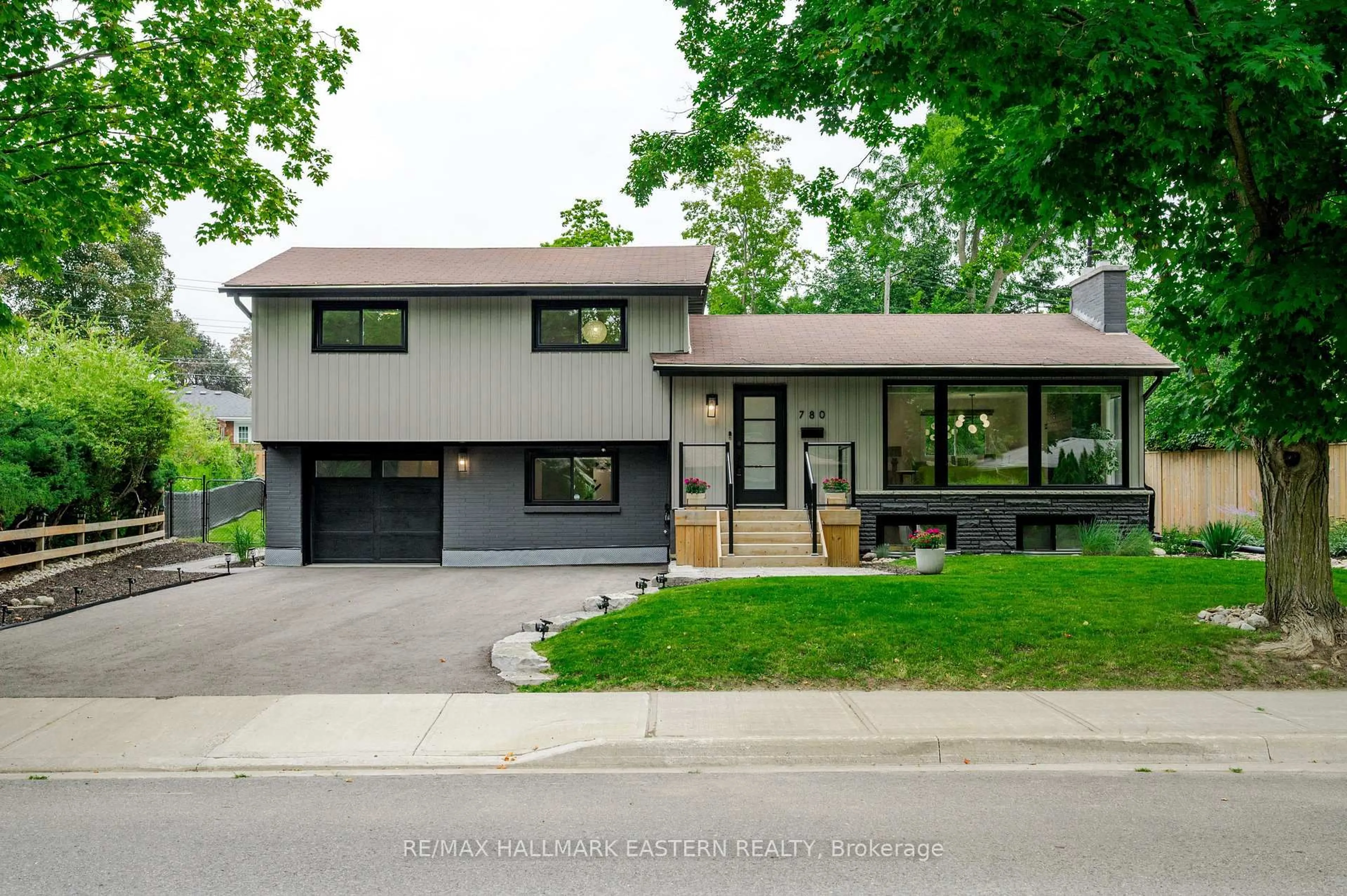 Home with vinyl exterior material, street for 780 Hopkins Ave, Peterborough Ontario K9J 4Y8