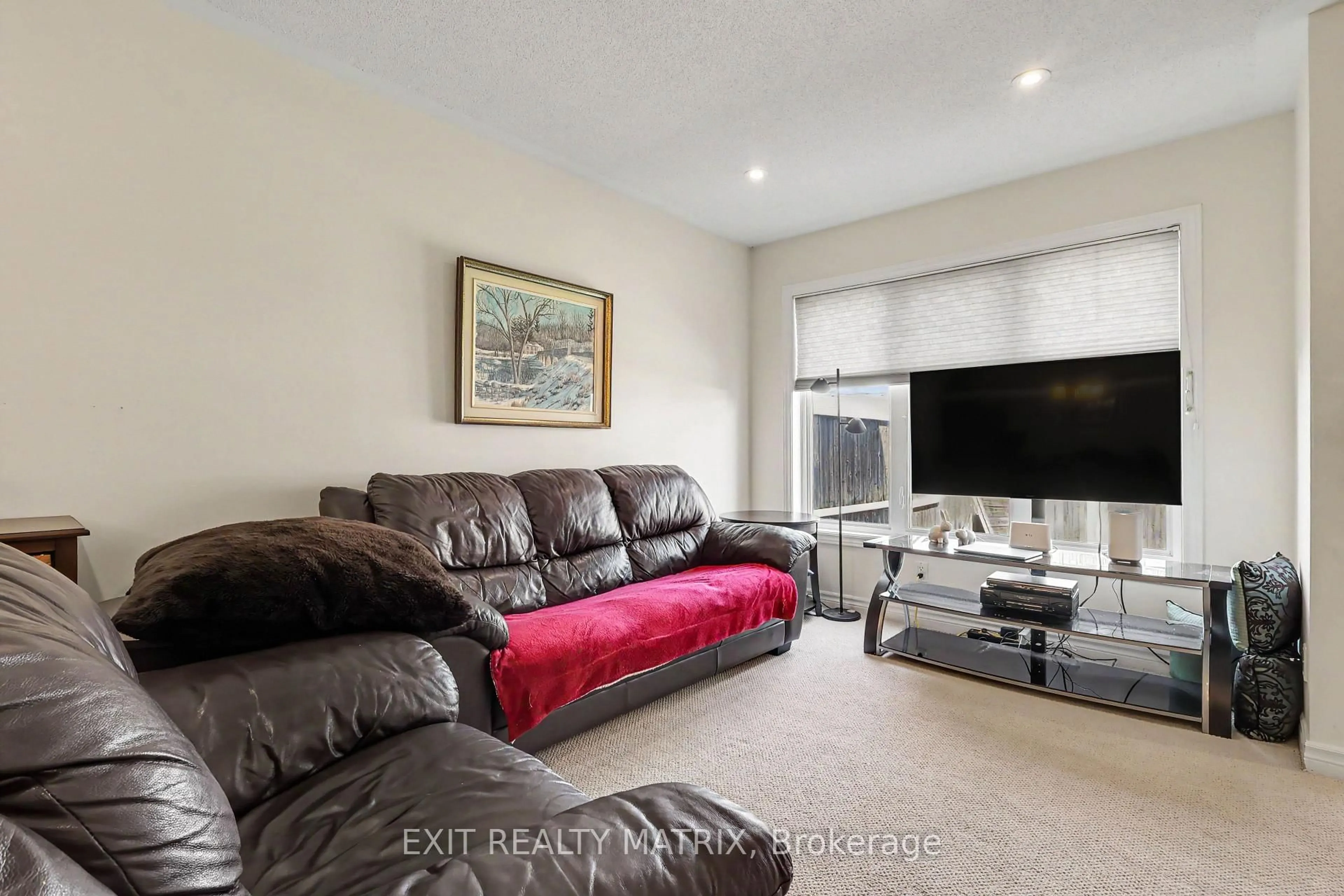 Living room with furniture, unknown for 416 Goldenbrook Way, Ottawa Ontario K4A 0J7