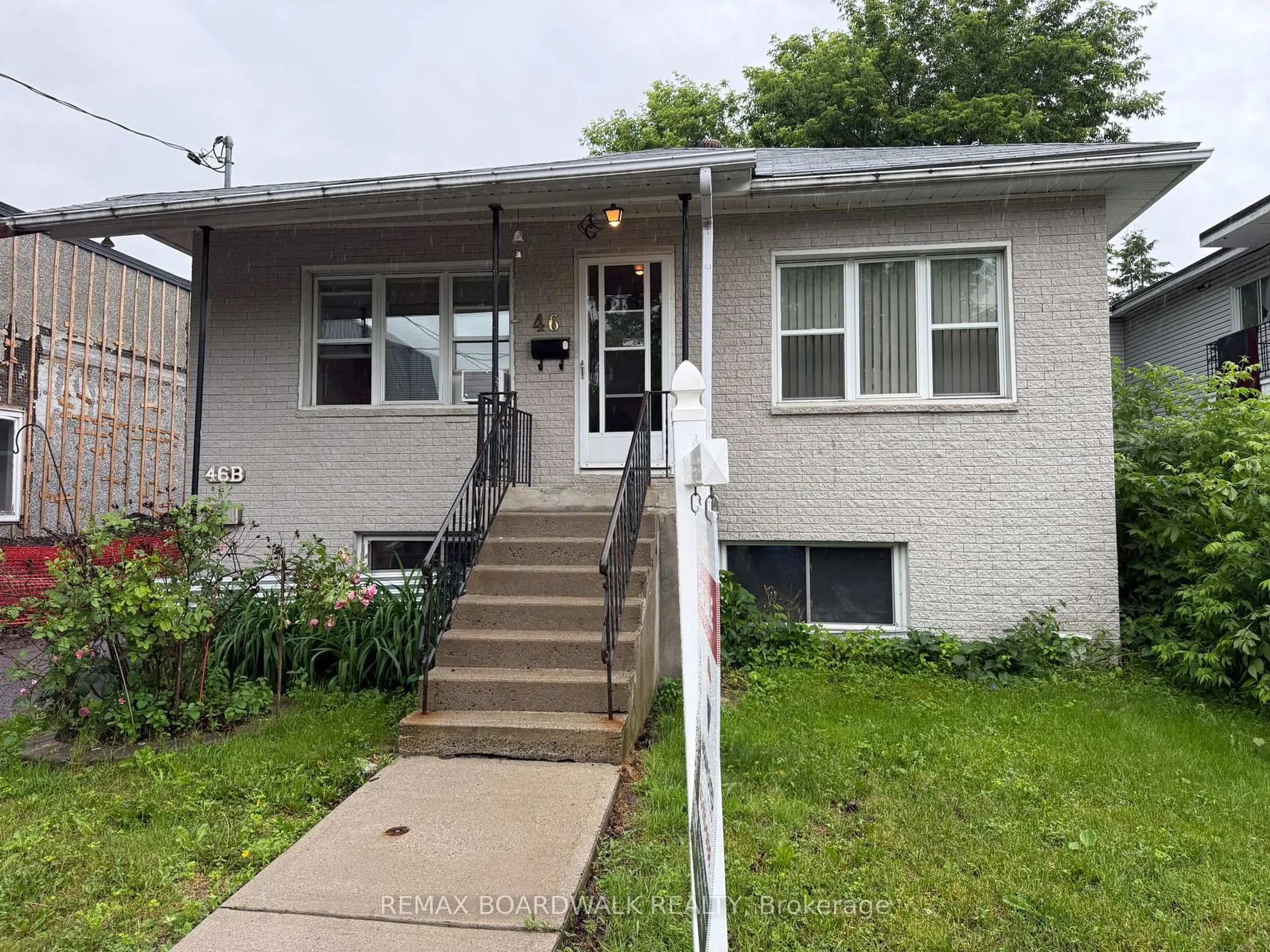 Unknown for 46 Jolliet Ave, Ottawa Ontario K1L 5H5