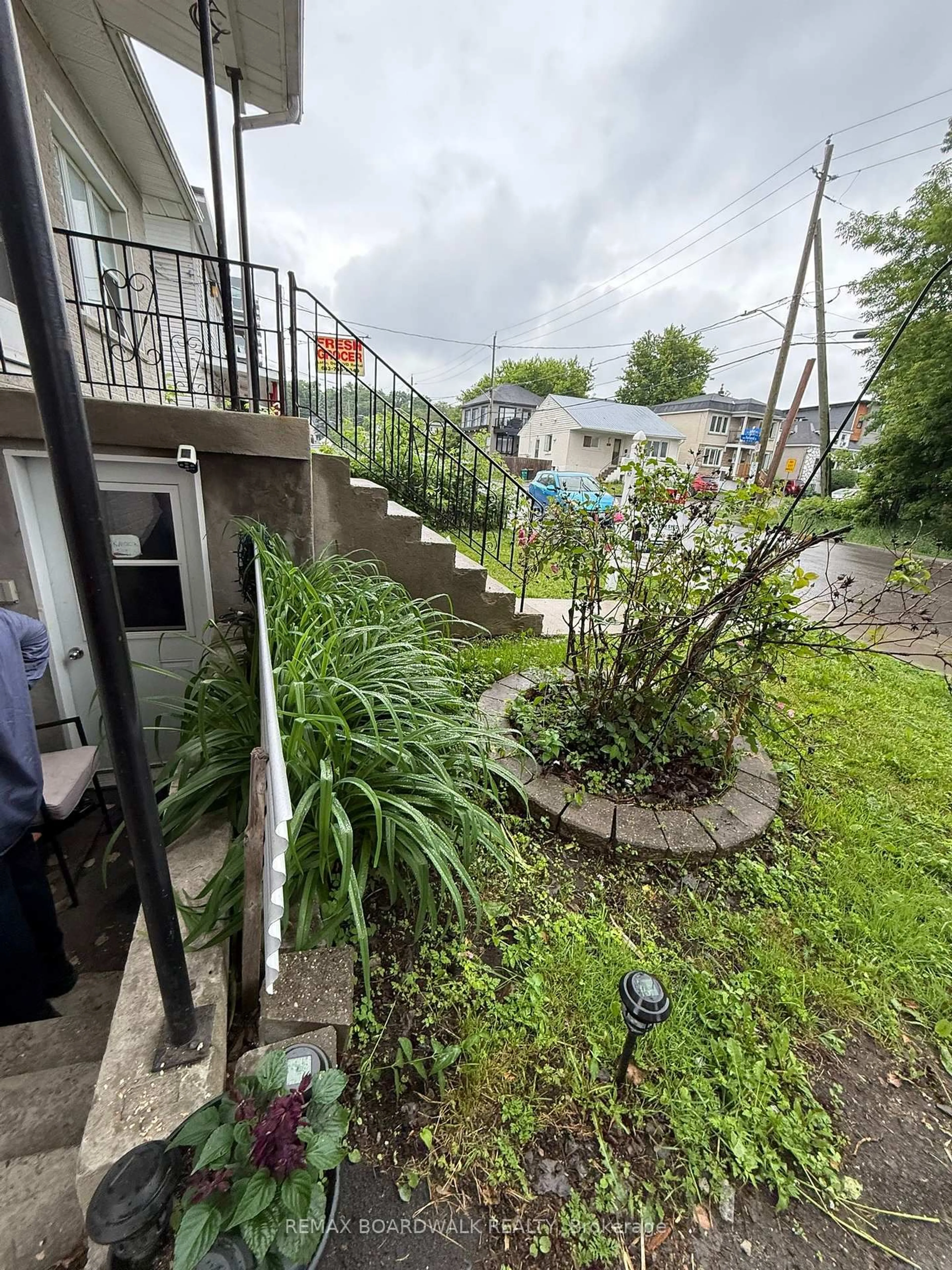 Unknown for 46 Jolliet Ave, Ottawa Ontario K1L 5H5