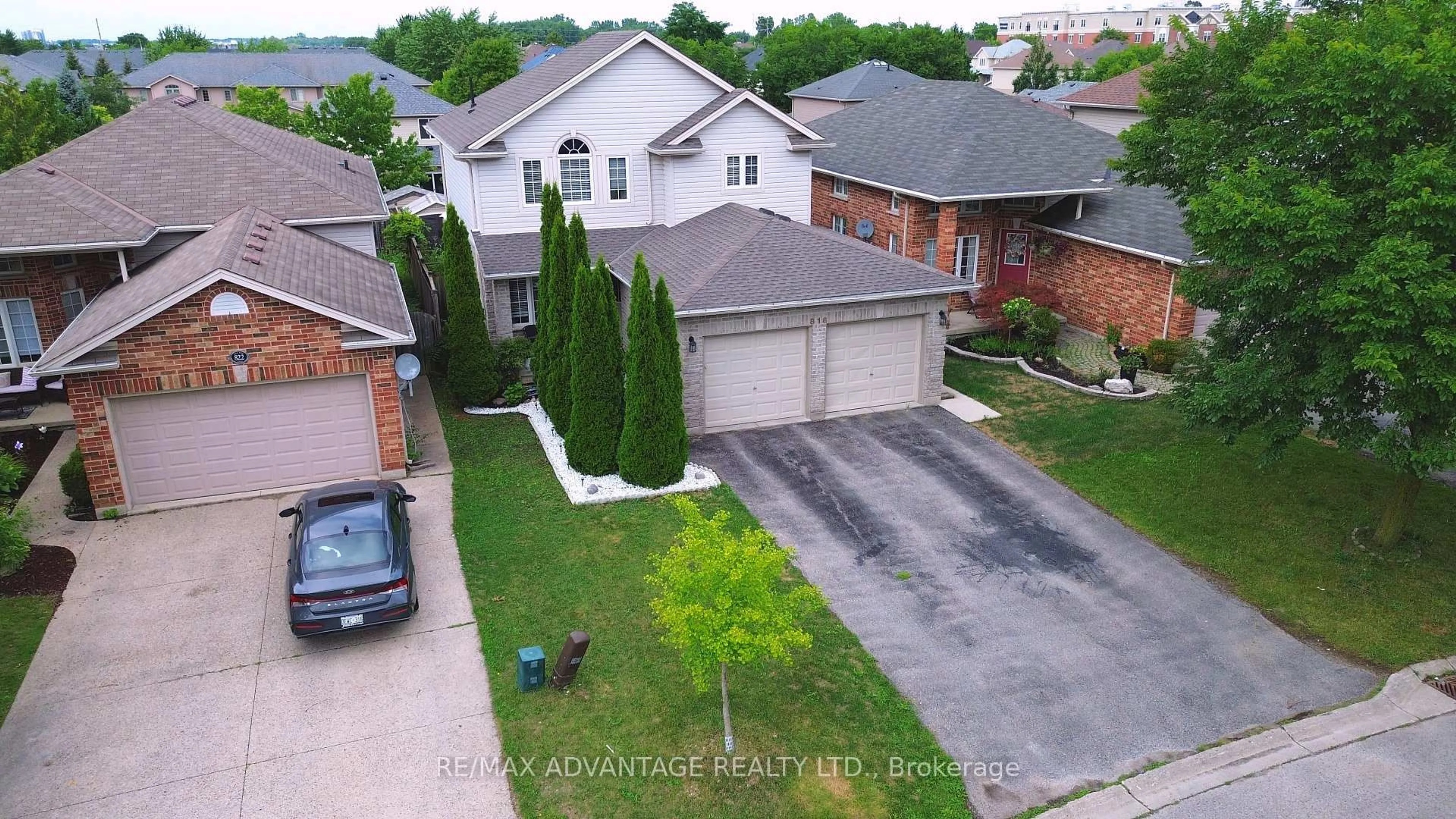 A pic from outside/outdoor area/front of a property/back of a property/a pic from drone, street for 816 Wild Rose Lane, London North Ontario N6H 5X4