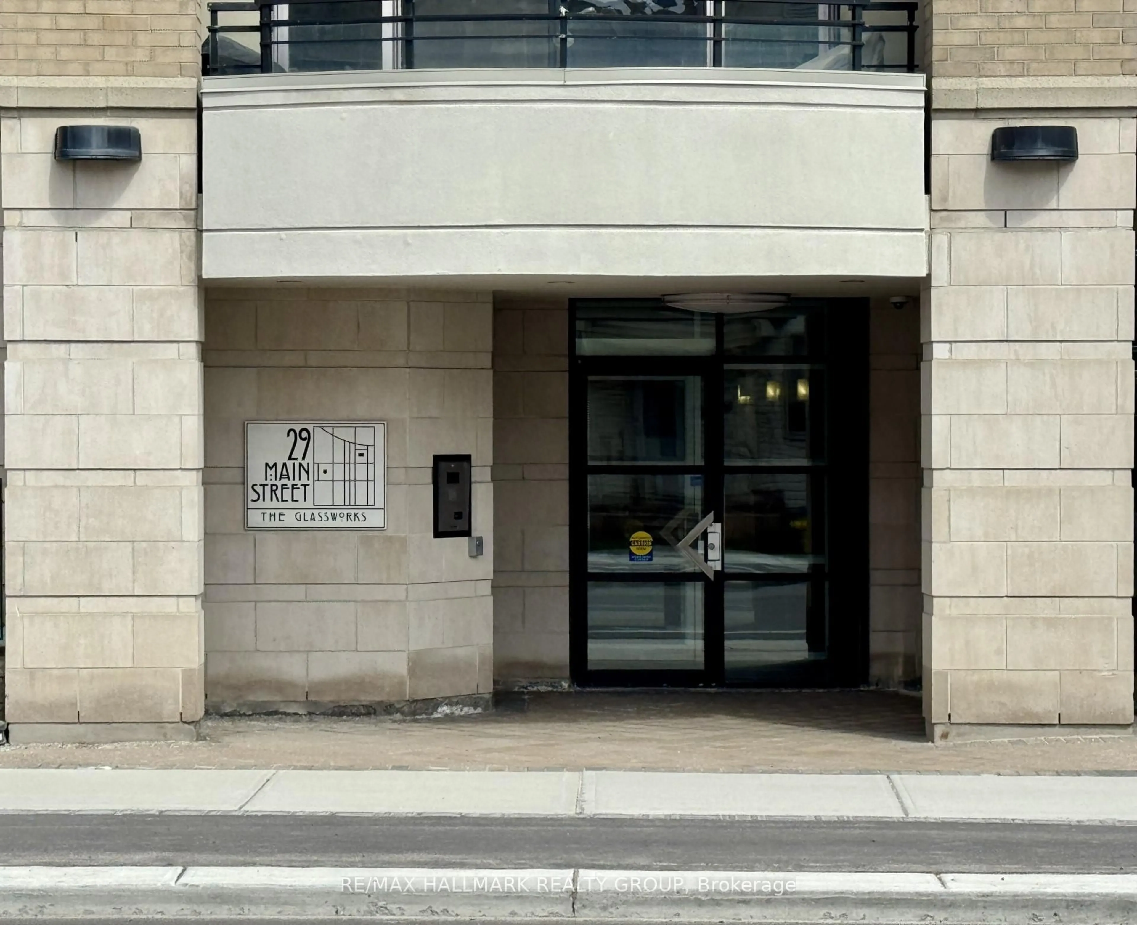 Indoor foyer for 29 Main St #203, Ottawa Ontario K1S 1B1