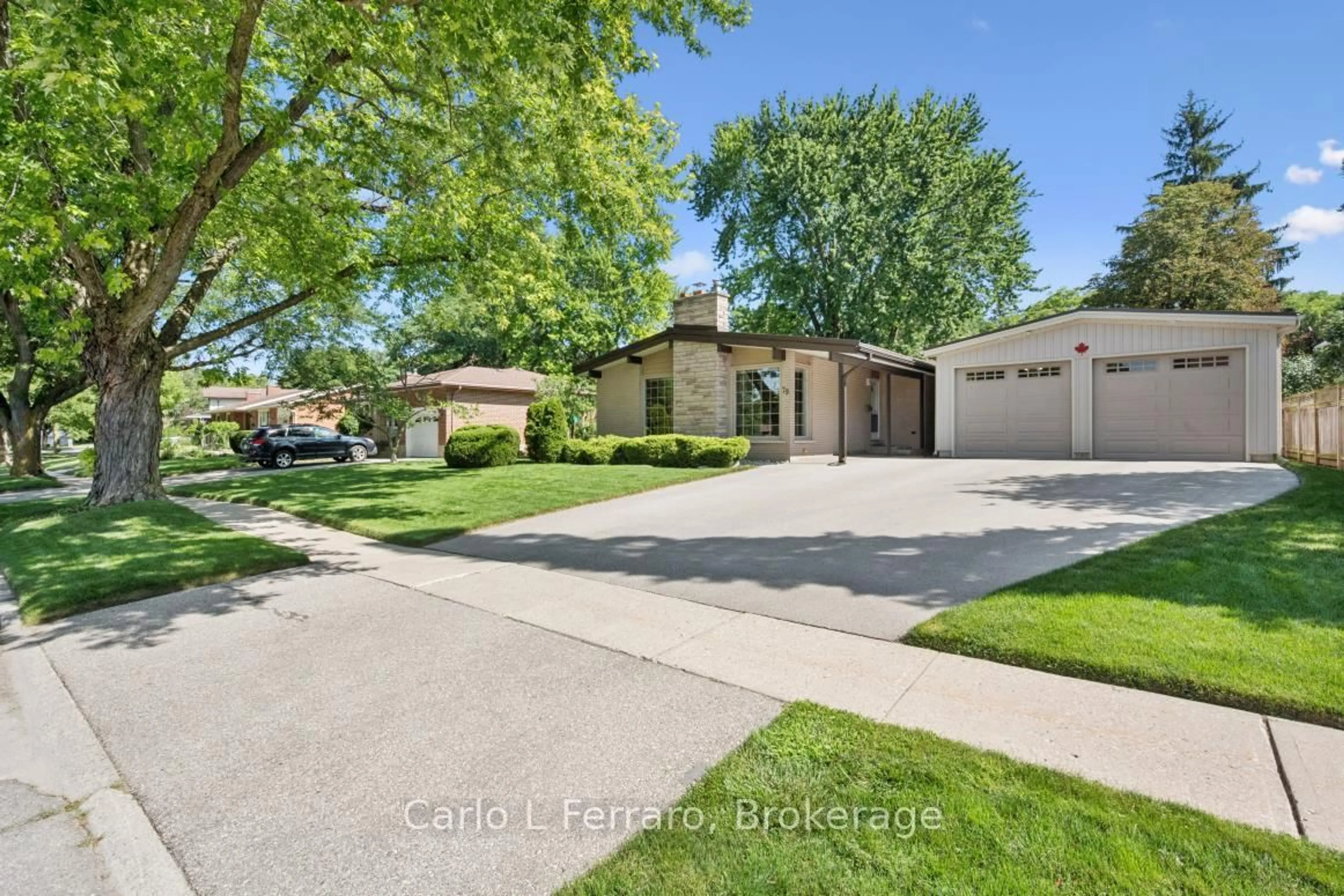 A pic from outside/outdoor area/front of a property/back of a property/a pic from drone, street for 79 Renfield St, Guelph Ontario N1E 4A5