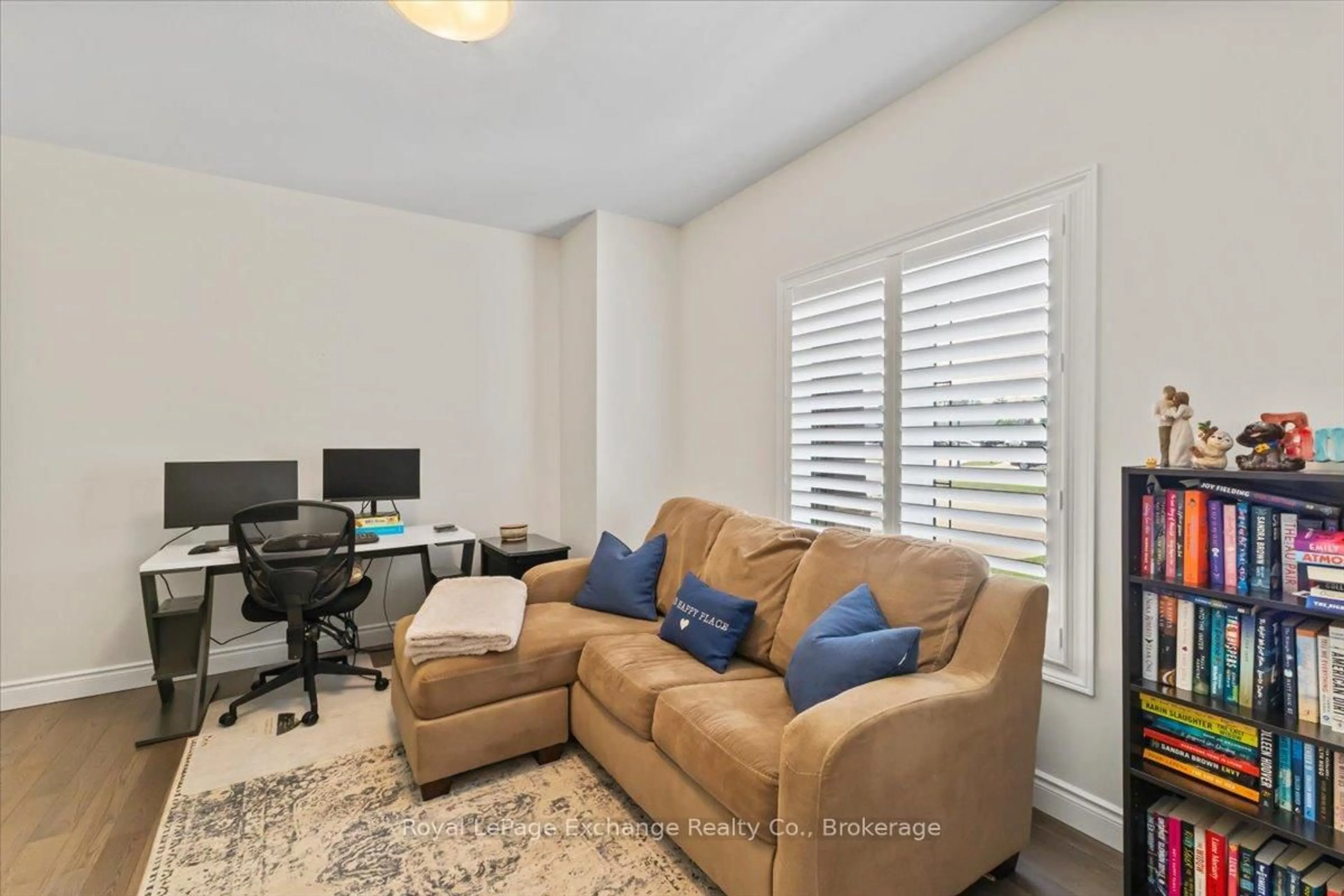Living room with furniture, unknown for 429 Mccullough Cres, Kincardine Ontario N2Z 0A8