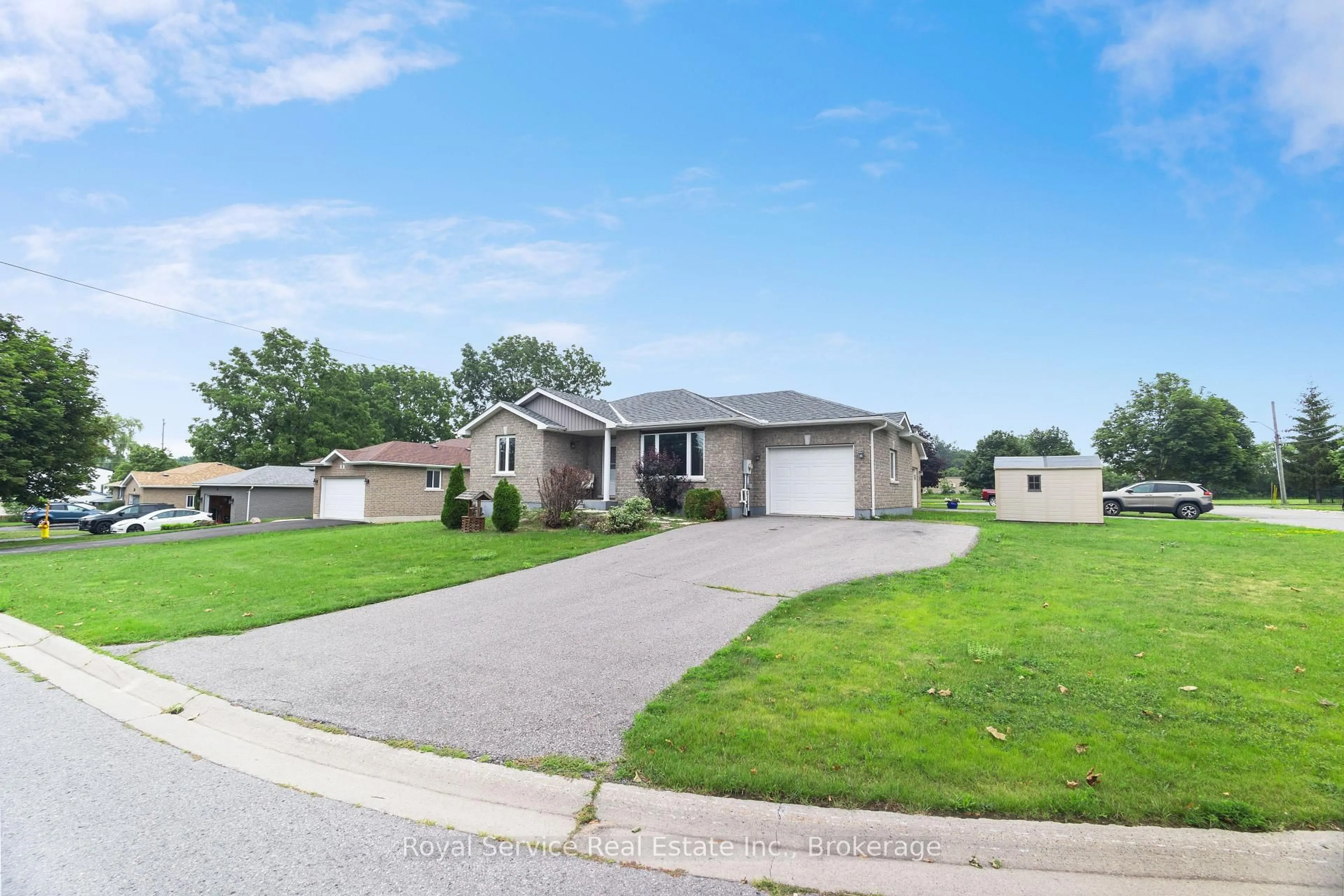 A pic from outside/outdoor area/front of a property/back of a property/a pic from drone, street for 10 Jane's Crt, Cramahe Ontario K0K 1S0