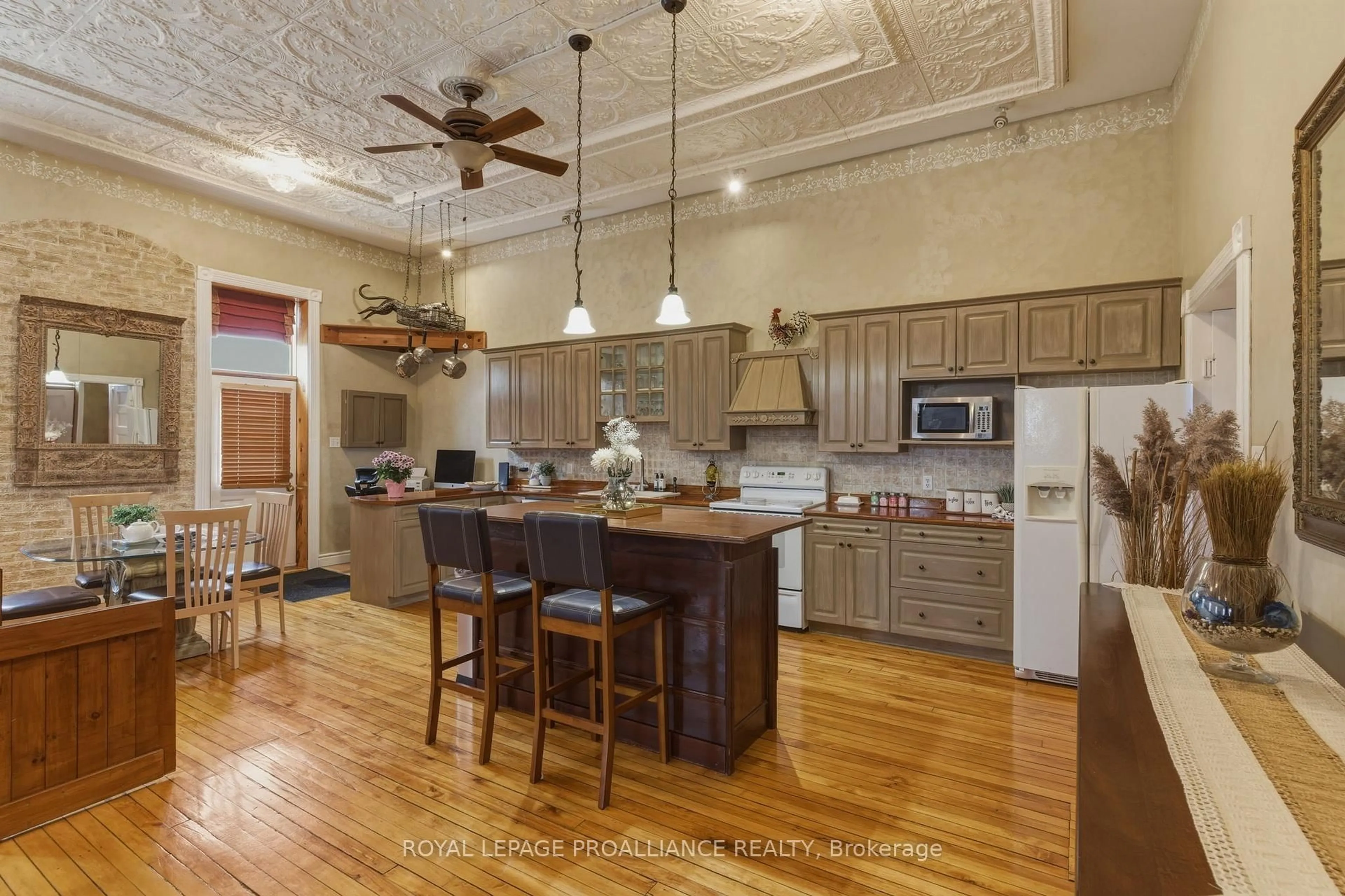 Open concept kitchen, unknown for 157 Norway St, Cramahe Ontario K0K 1M0