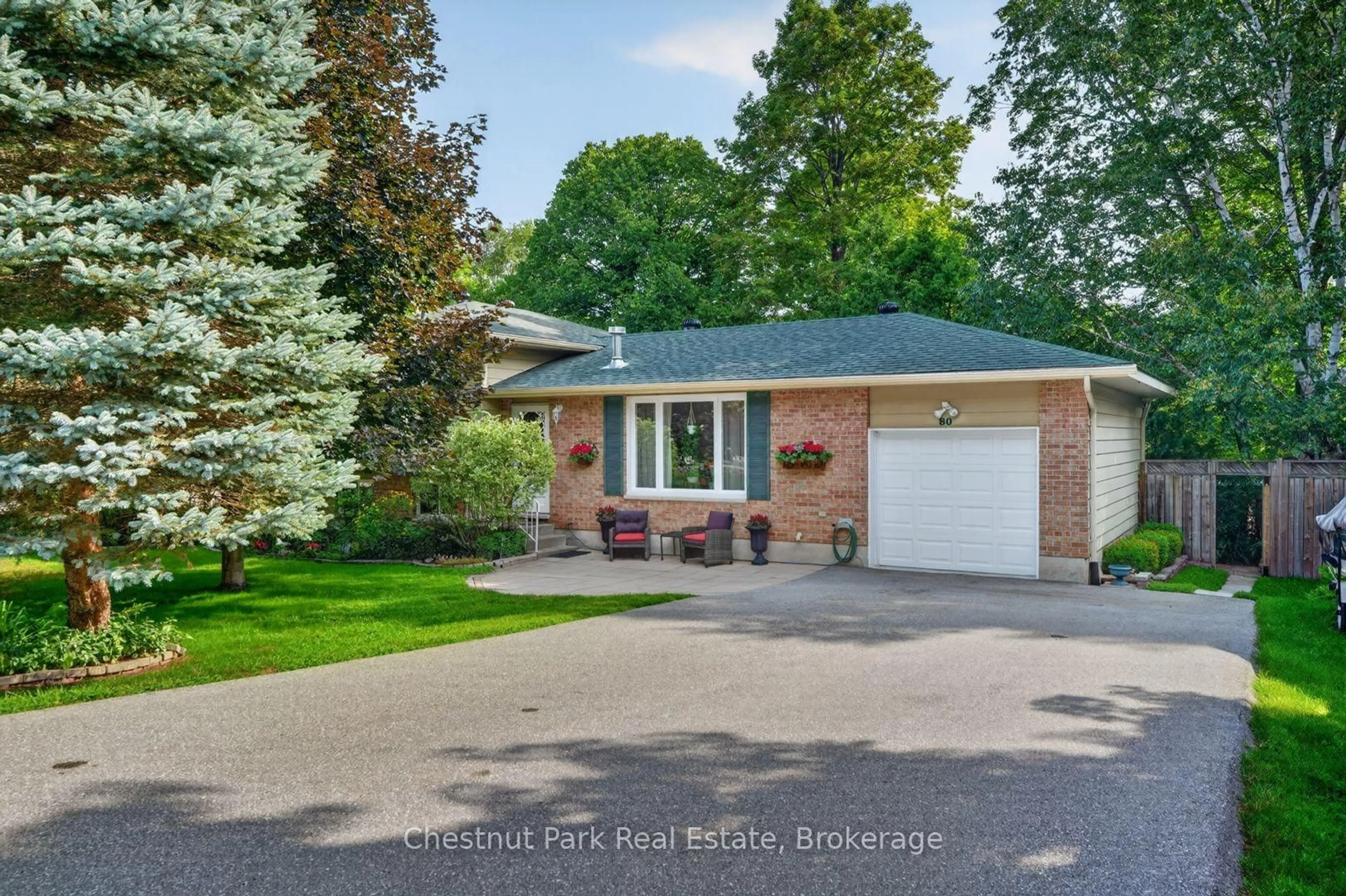 Home with brick exterior material, street for 80 HUBBEL Cres, Huntsville Ontario P1H 1S6