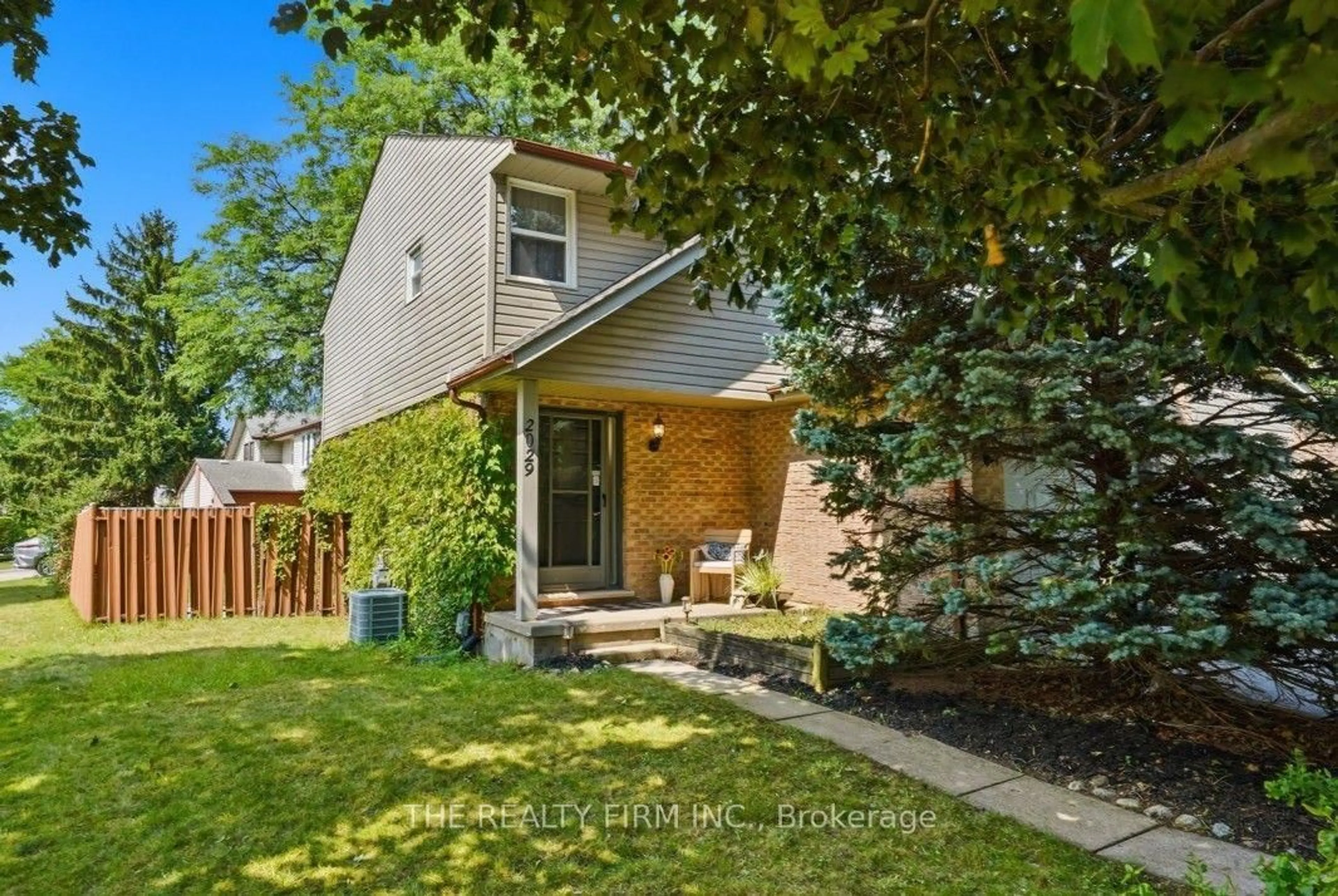 Unknown for 2029 Aldersbrook Rd, London North Ontario N6G 3N2
