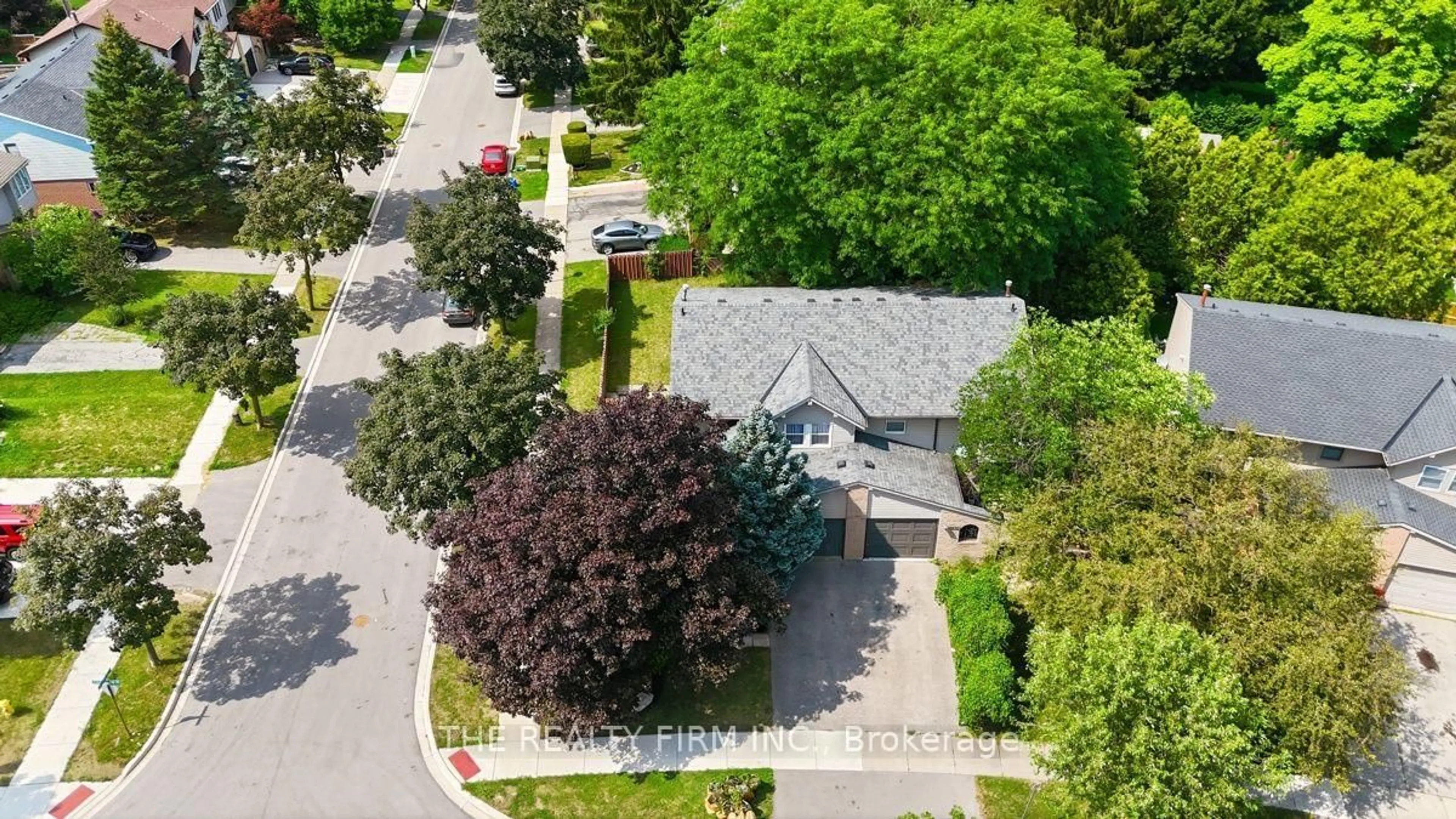 A pic from outside/outdoor area/front of a property/back of a property/a pic from drone, street for 2029 Aldersbrook Rd, London North Ontario N6G 3N2