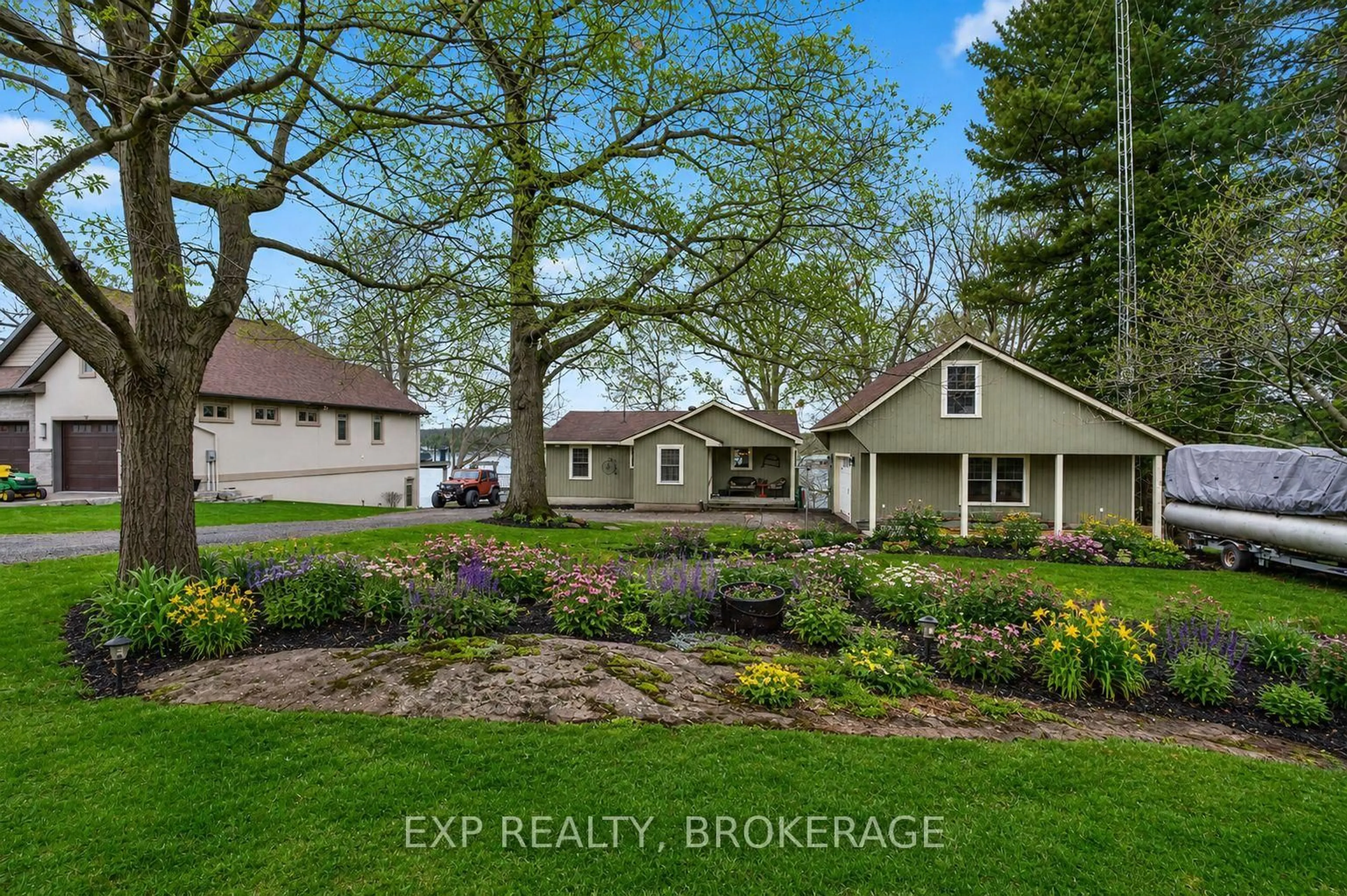 A pic from outside/outdoor area/front of a property/back of a property/a pic from drone, street for 59 KERRY POINT Rd, Leeds and the Thousand Islands Ontario K0E 1R0