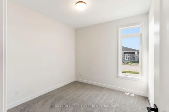 1057 Moore St, Brockville 3