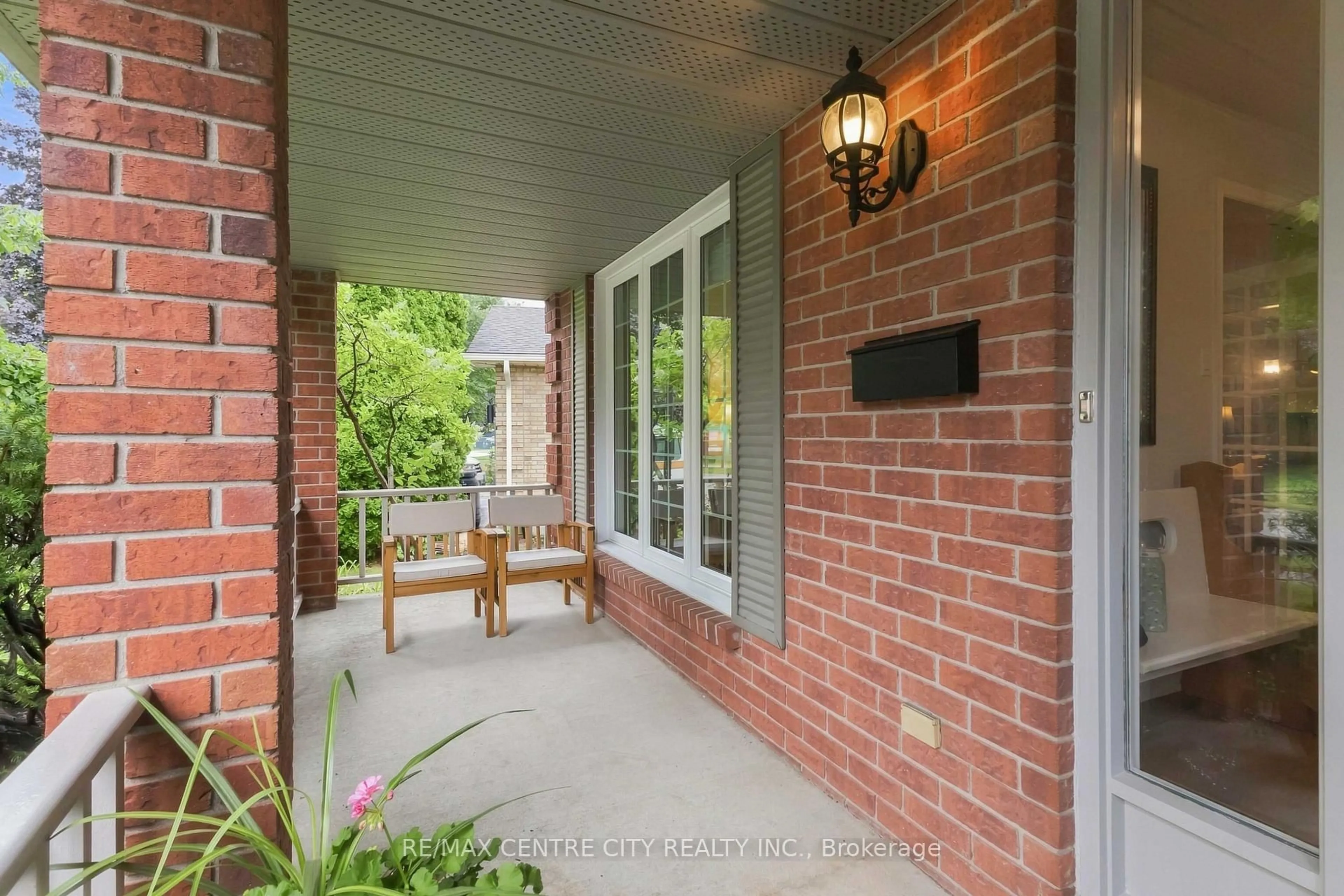 Home with brick exterior material, street for 194 Whisperwood Ave, London South Ontario N6K 4C8