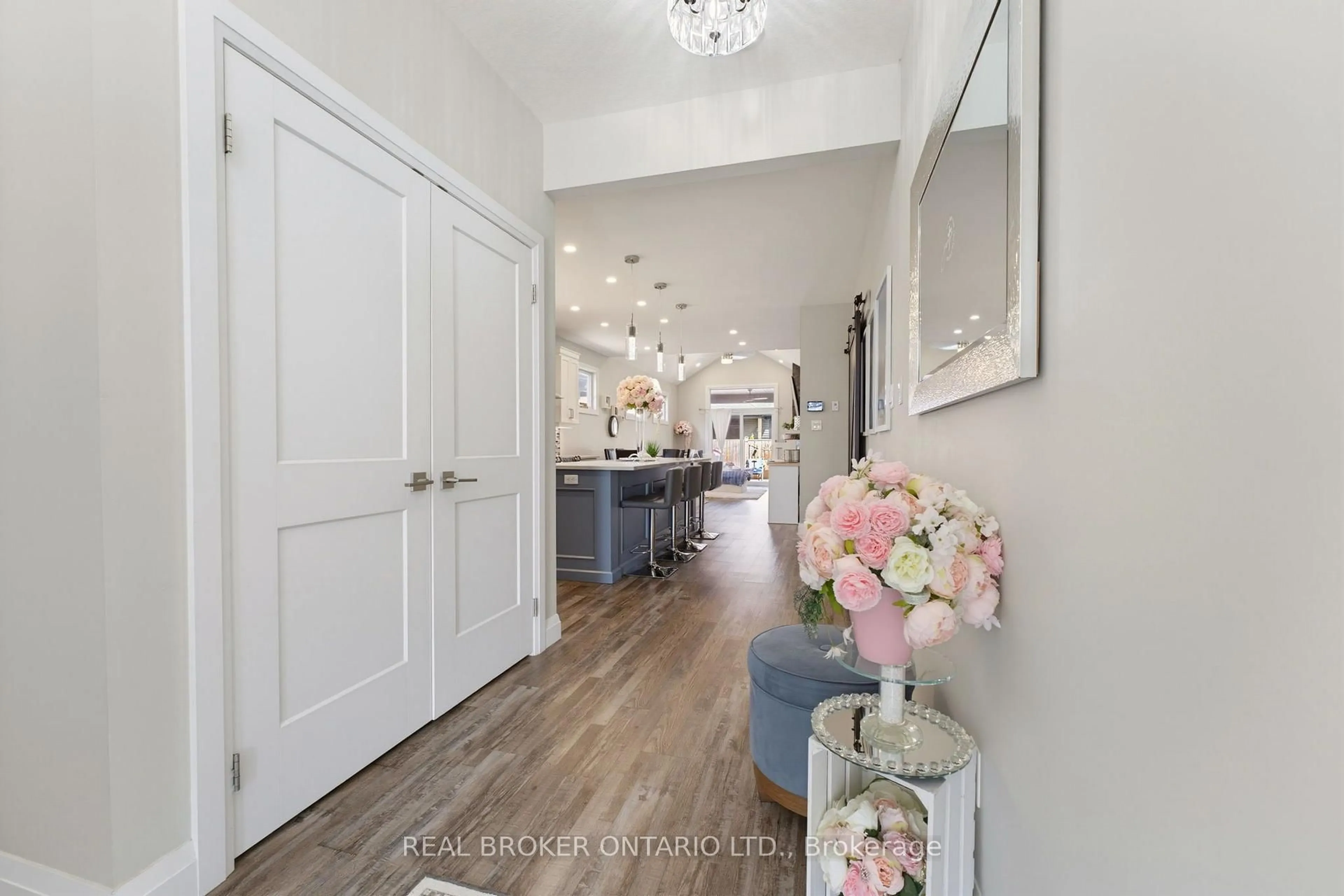Indoor entryway for 98 Woodberry Cres, Woolwich Ontario N3B 3L1