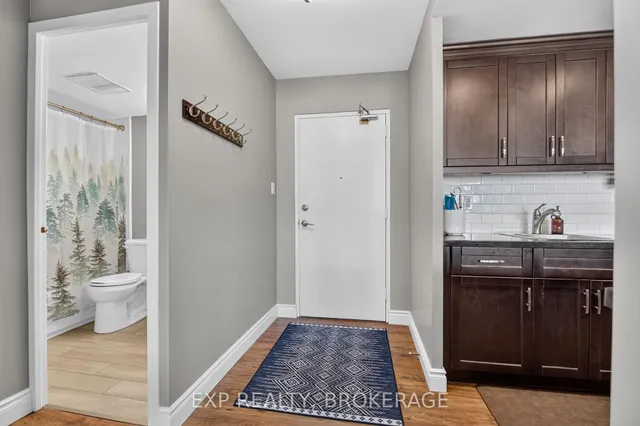 2 MOWAT Ave #202, Kingston 2