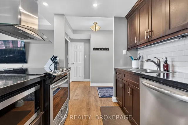 2 MOWAT Ave #202, Kingston 5