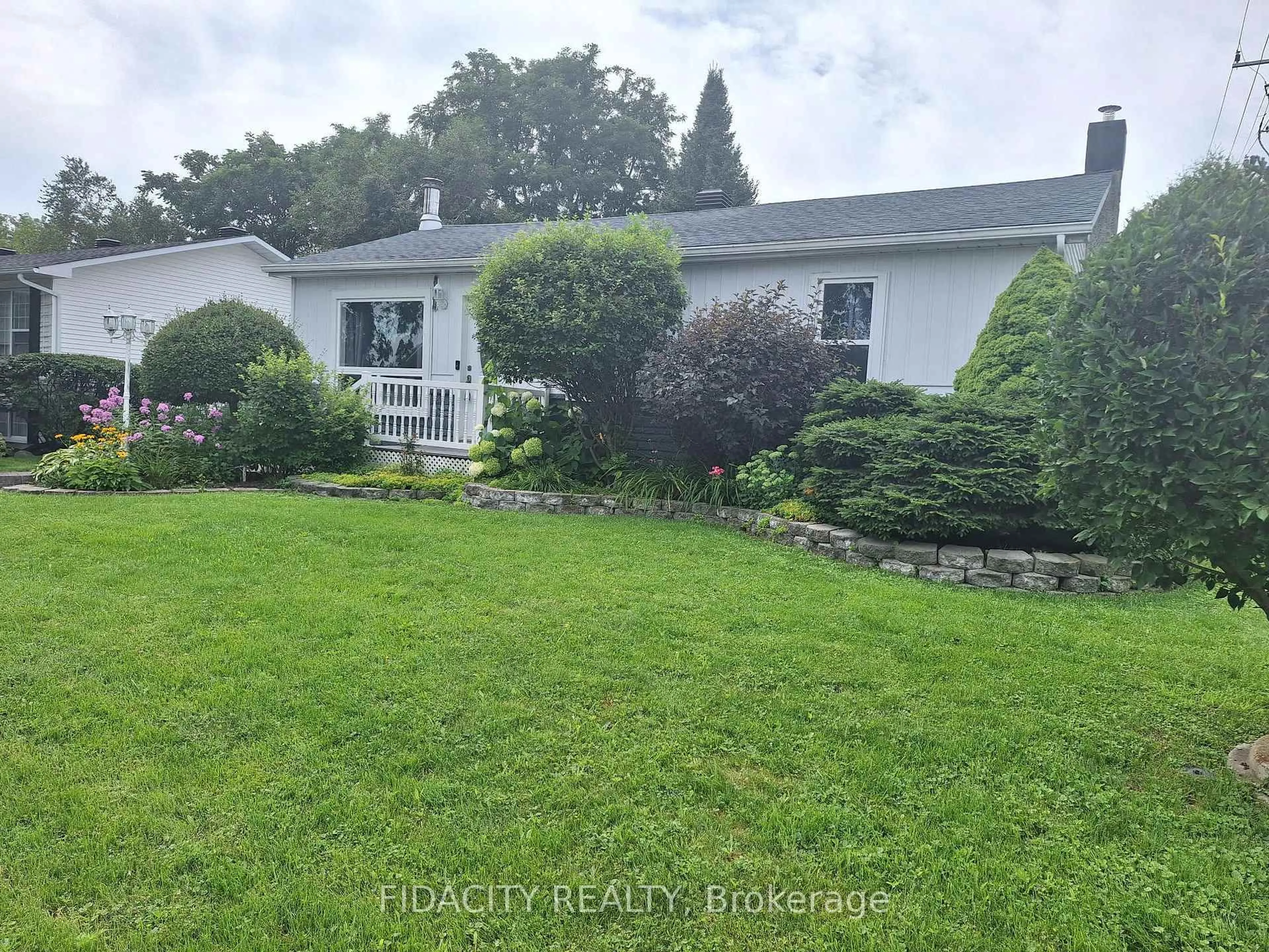 A pic from outside/outdoor area/front of a property/back of a property/a pic from drone, unknown for 1336 St Jacques Rd, Russell Ontario K0A 1W0