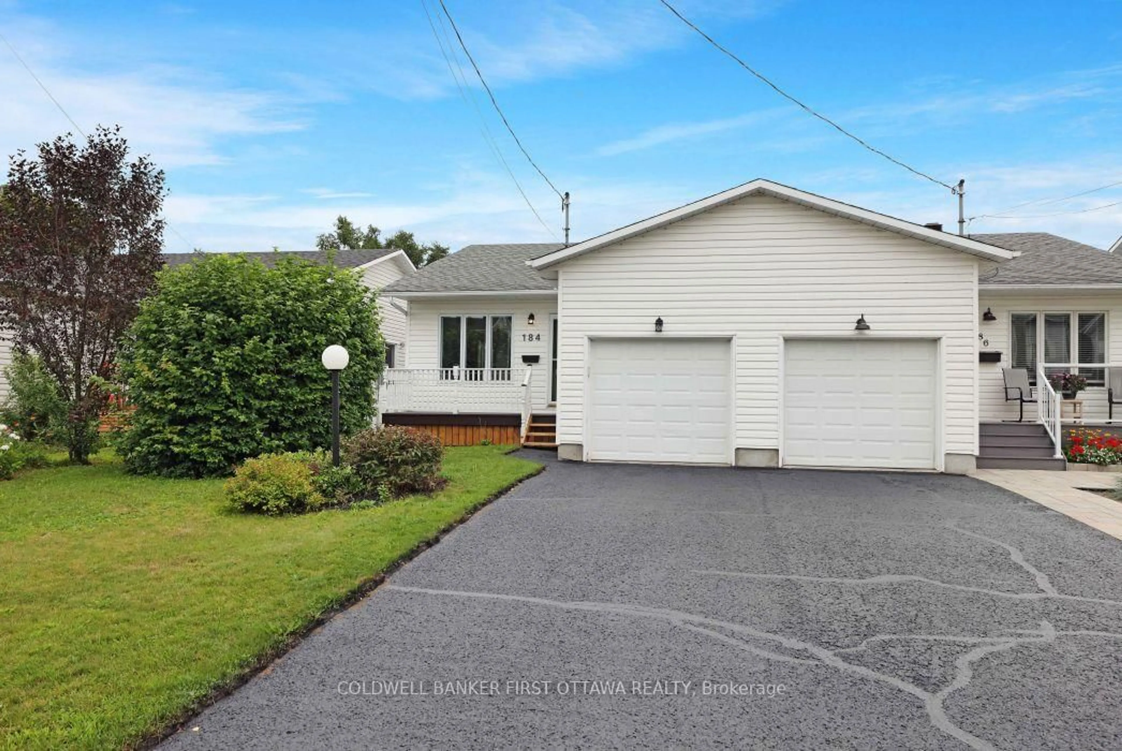 A pic from outside/outdoor area/front of a property/back of a property/a pic from drone, street for 184 Morris St, Carleton Place Ontario K7C 4M8