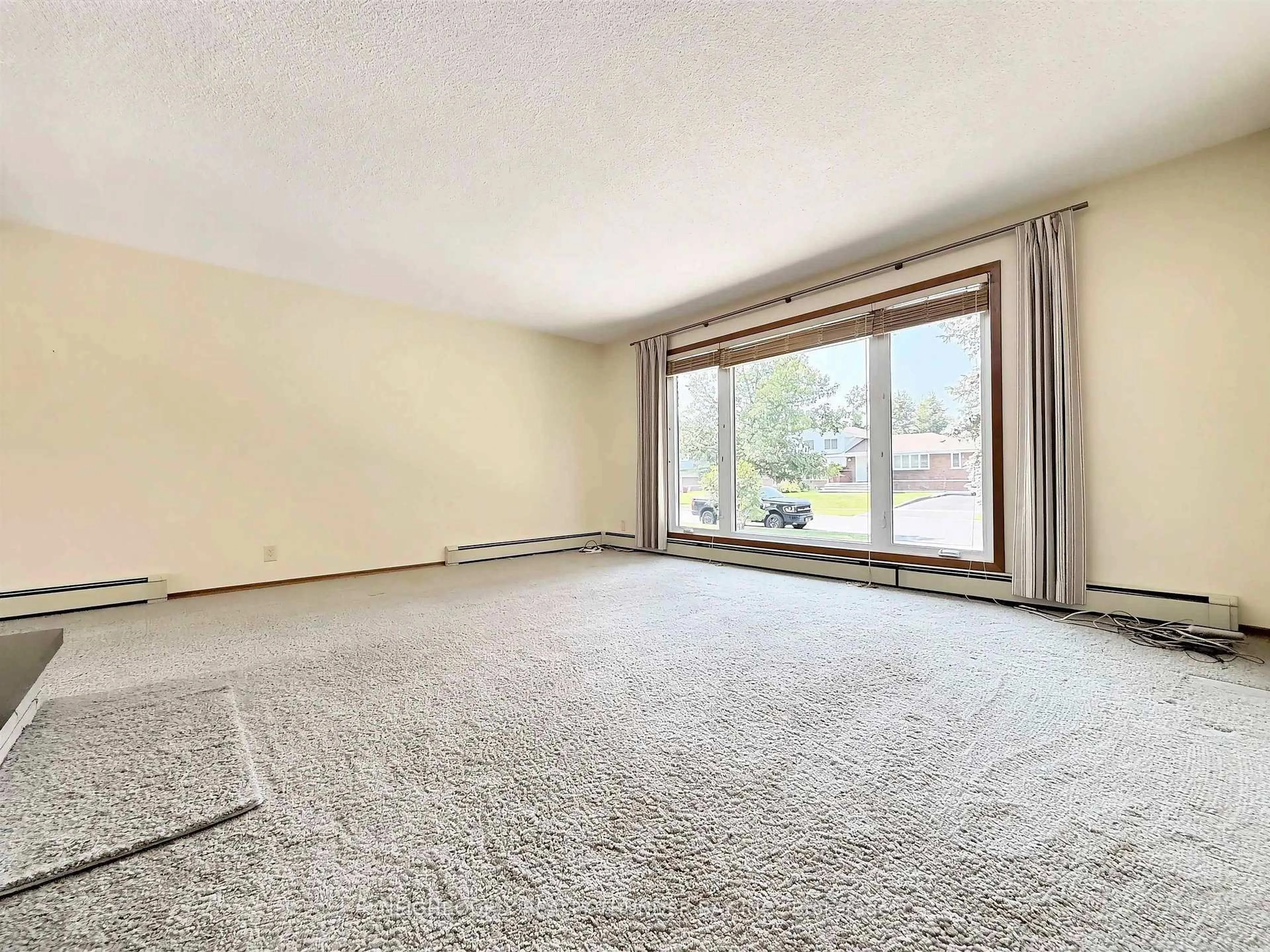A pic of a room for 204 Anten St, Thunder Bay Ontario P7B 5J6