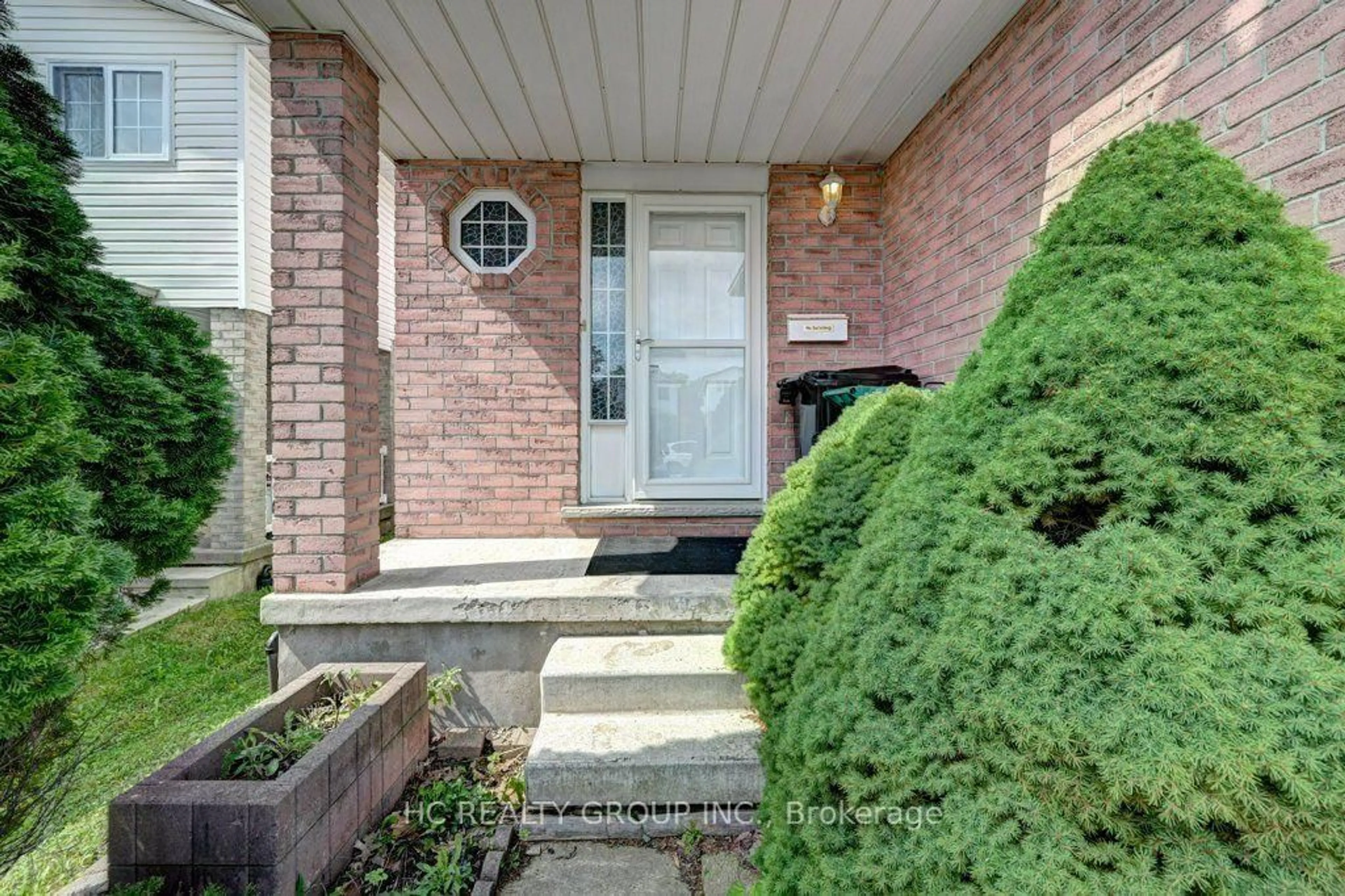 Indoor entryway for 271 Resurrection Dr, Kitchener Ontario N2N 3H4