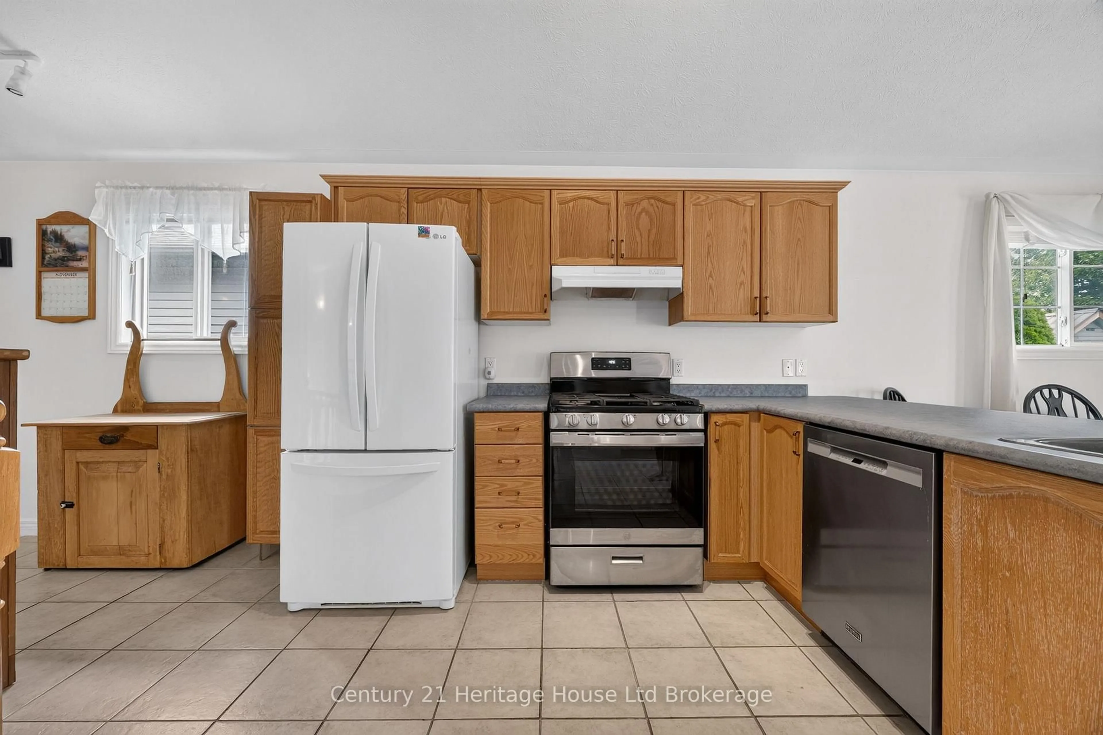 Standard kitchen, unknown for 26 Peach St, Tillsonburg Ontario N4G 5N6