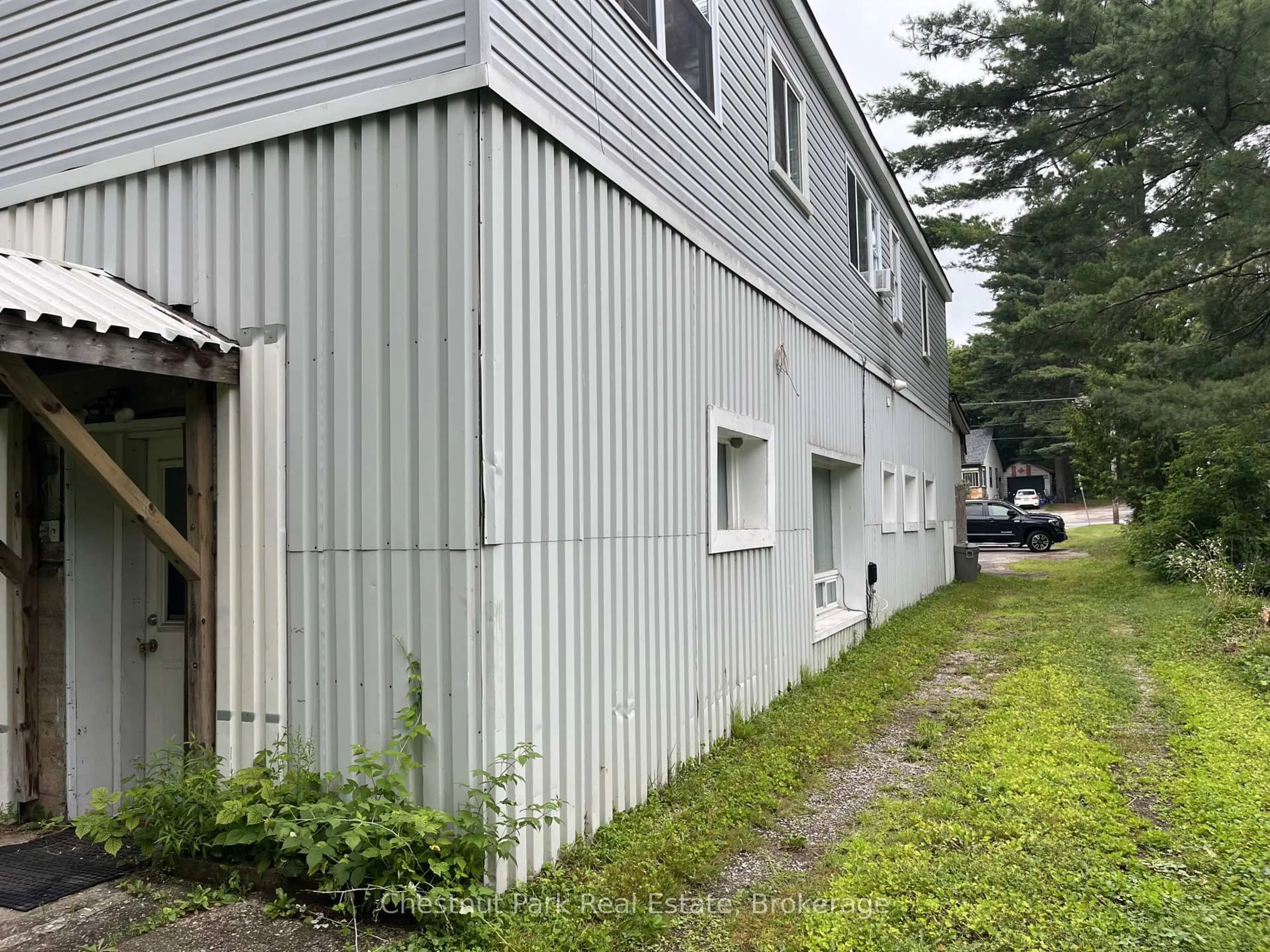 Unknown for 368 Manitoba St, Bracebridge Ontario P1L 2C7