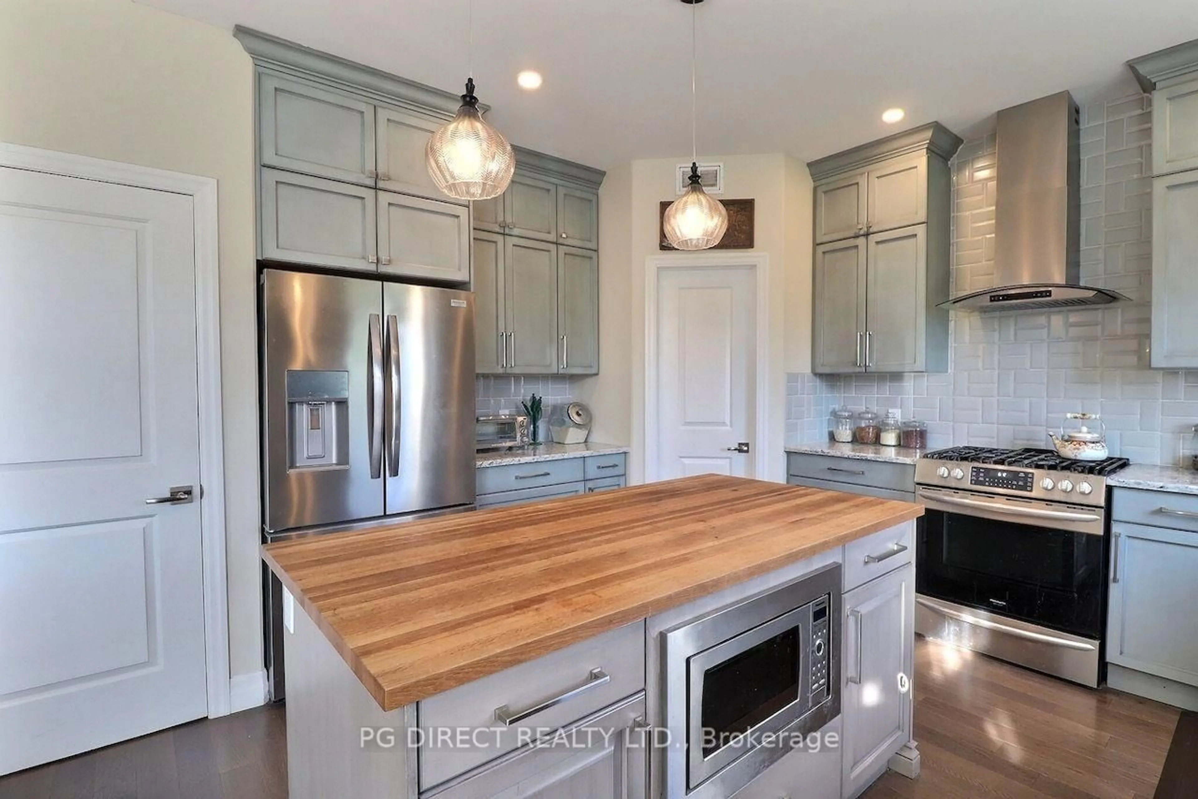 Open concept kitchen, unknown for 196 Cherrywood Pkwy, Greater Napanee Ontario K7R 2B9