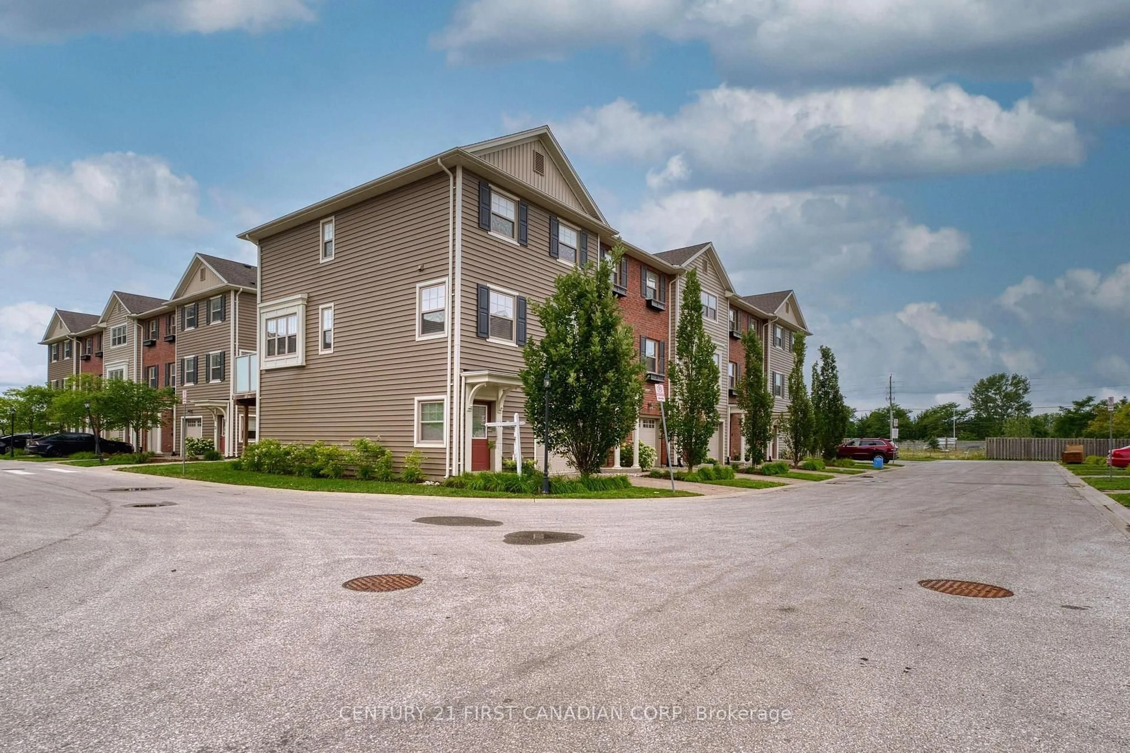 Unknown for 1040 CORONATION Dr #71, London North Ontario N6G 0R8