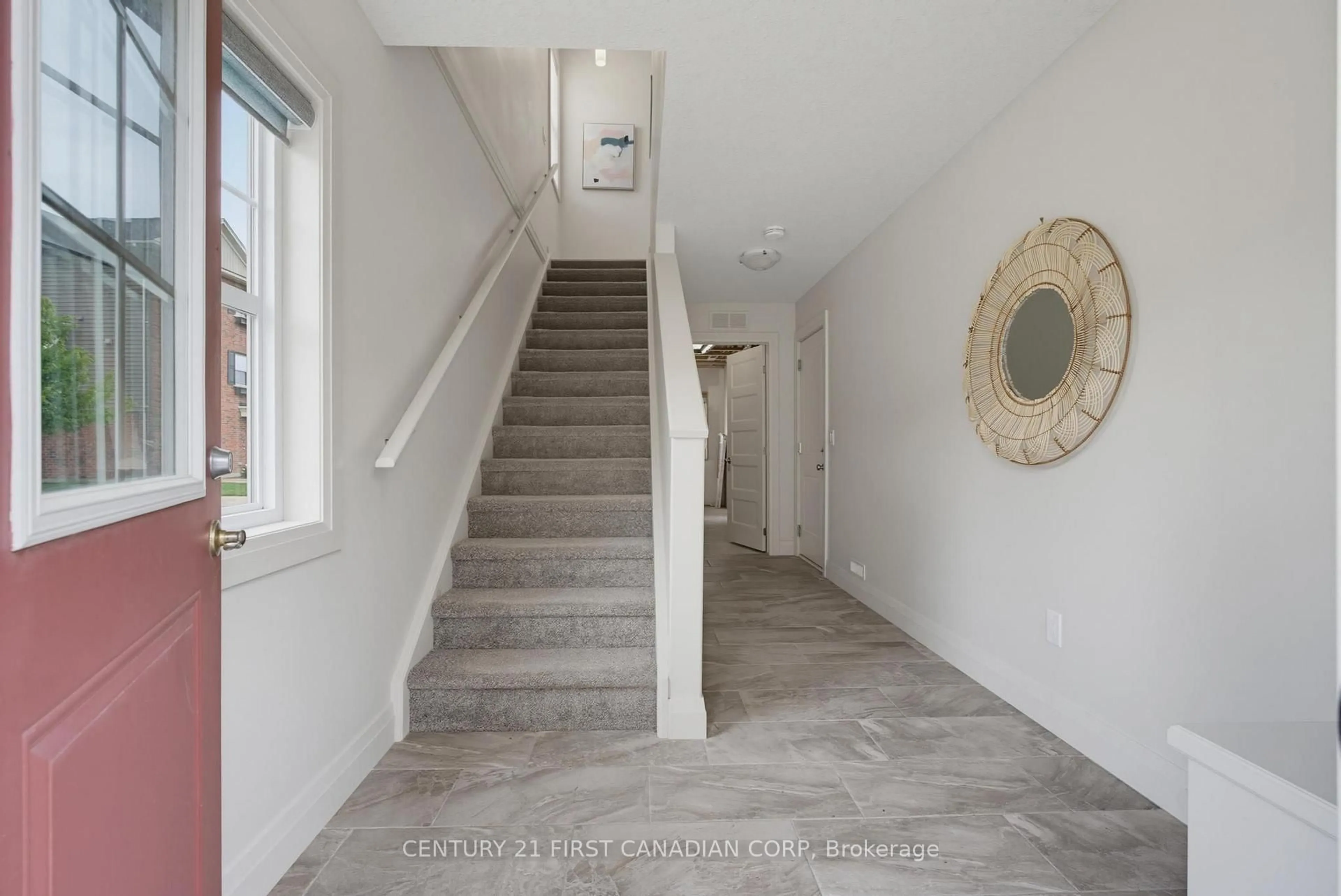 Indoor entryway for 1040 CORONATION Dr #71, London North Ontario N6G 0R8