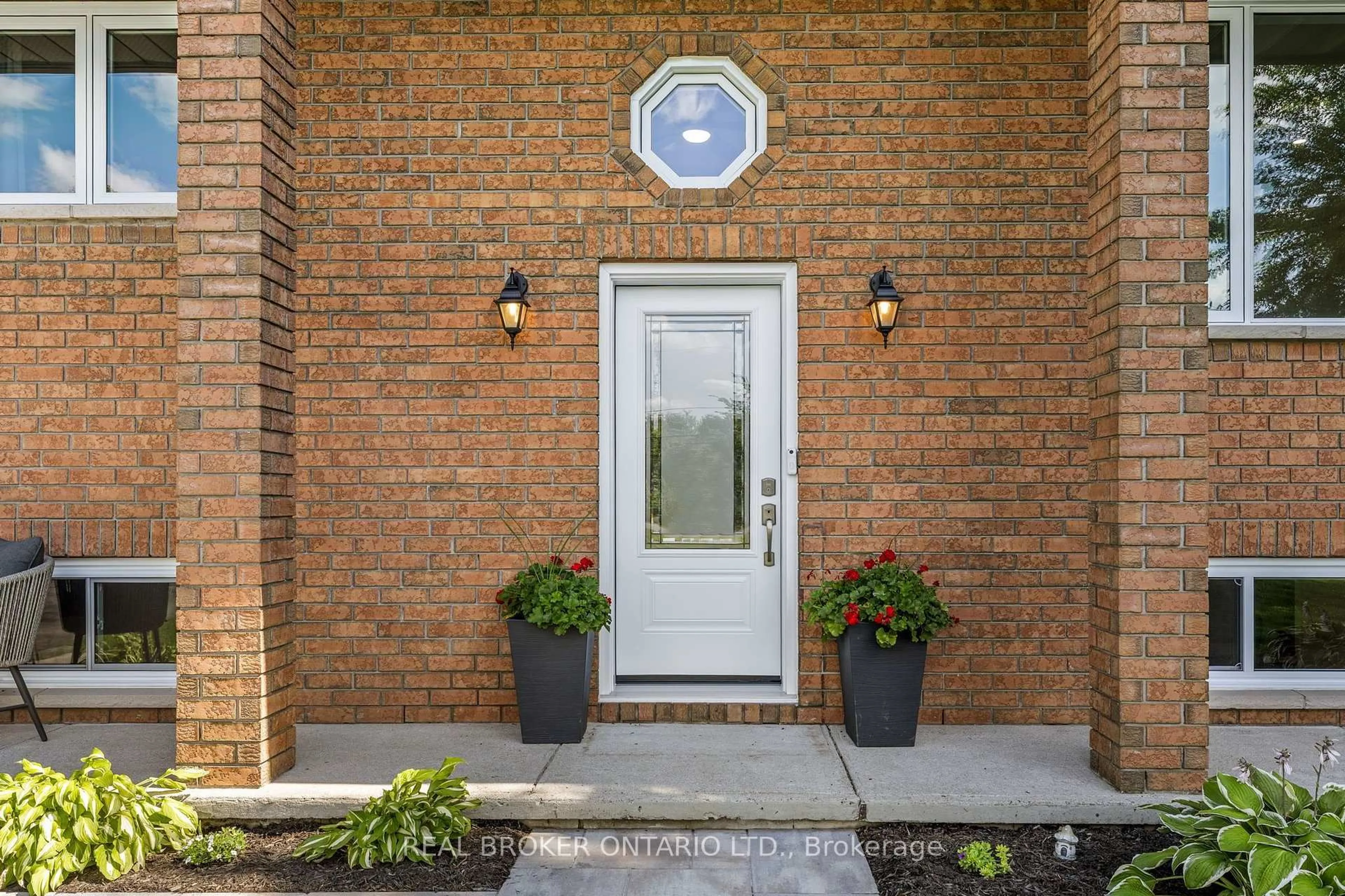 Indoor entryway for 2341 9th Line Rd, Carleton Place Ontario K7C 3P2