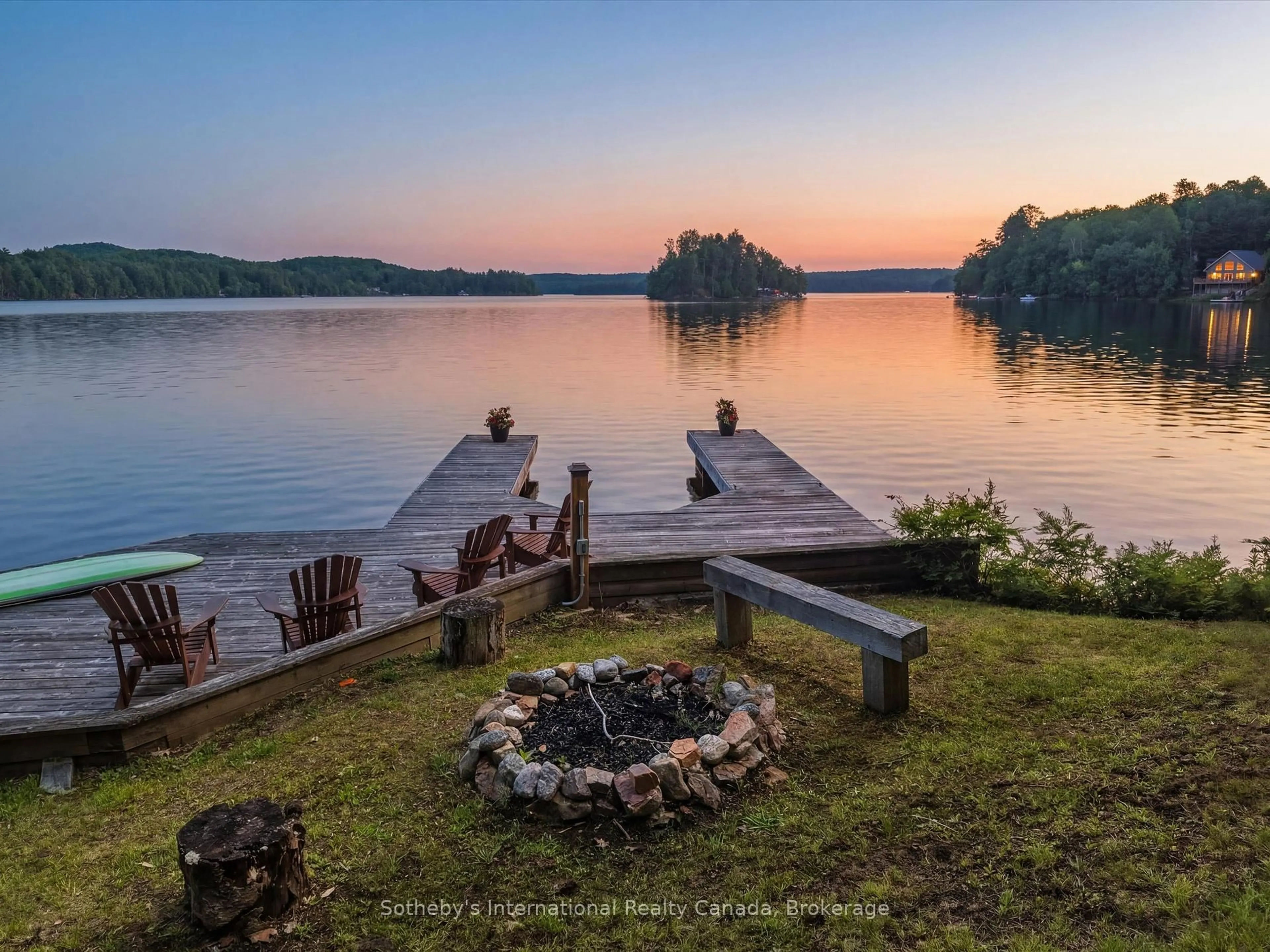 Patio, water/lake/river/ocean view for 1054 Hilltop Cres, Lake of Bays Ontario P0A 1H0