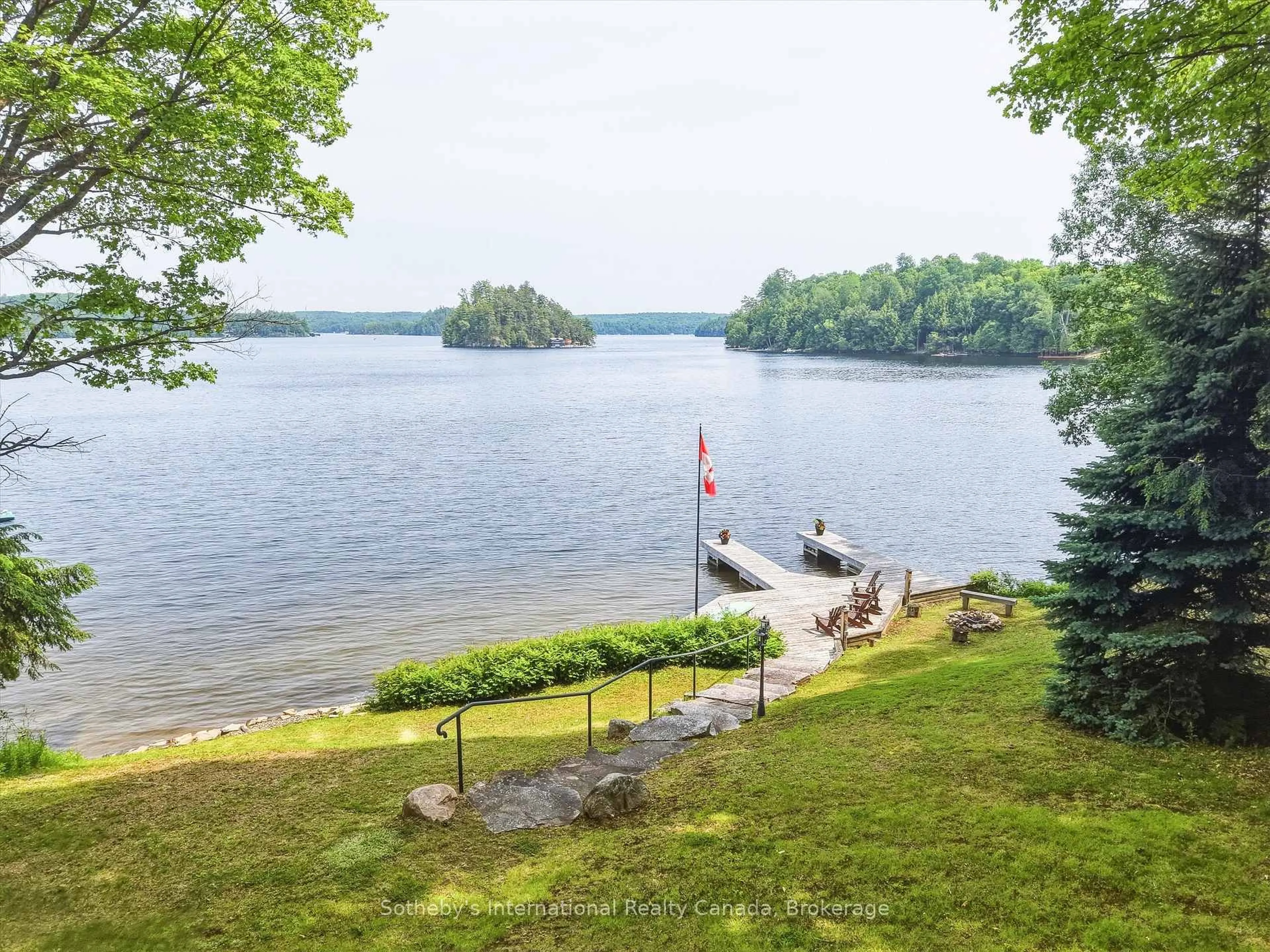 Patio, water/lake/river/ocean view for 1054 Hilltop Cres, Lake of Bays Ontario P0A 1H0