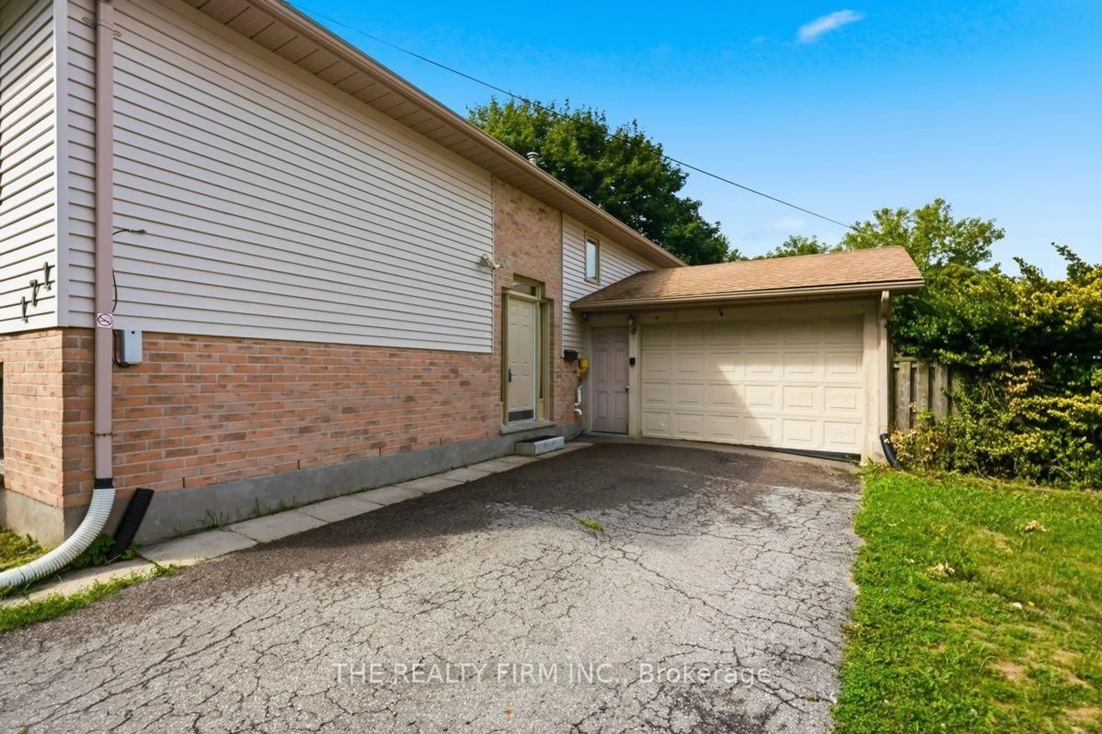 Unknown for 171 Mcnay St, London East Ontario N5Y 1L2