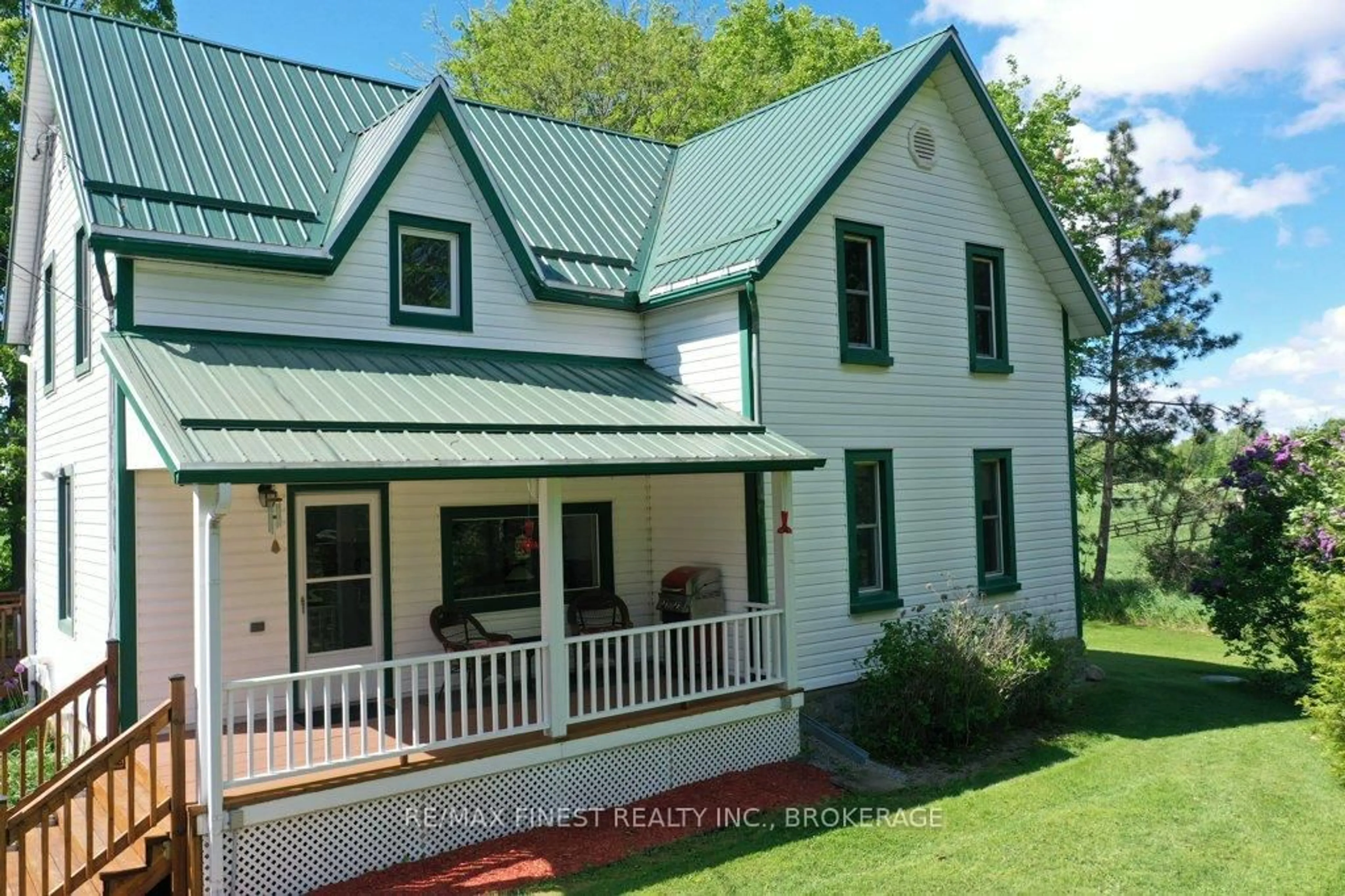 Home with vinyl exterior material, unknown for 697 Warburton Rd, Front of Leeds & Seeleys Bay Ontario K0E 1L0
