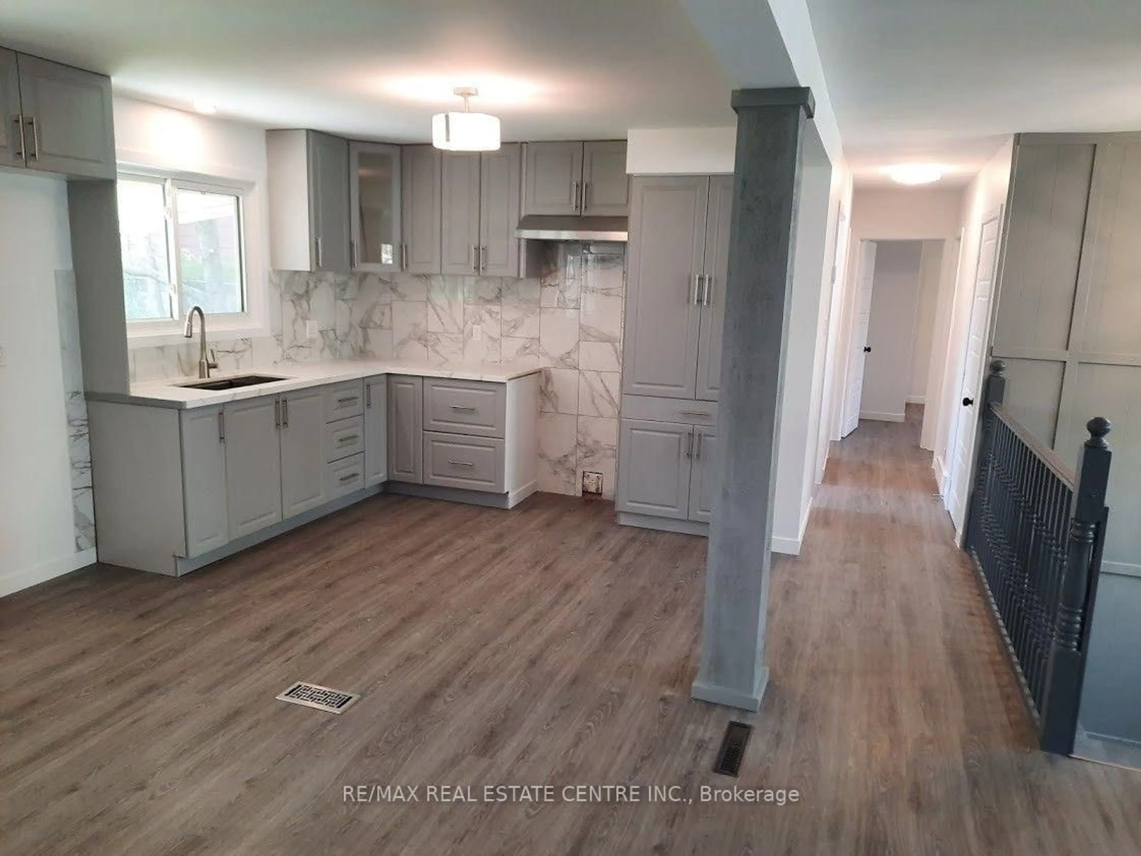 Open concept kitchen, ceramic/tile floor for 391 Tamarack Dr, Waterloo Ontario N2L 4G7