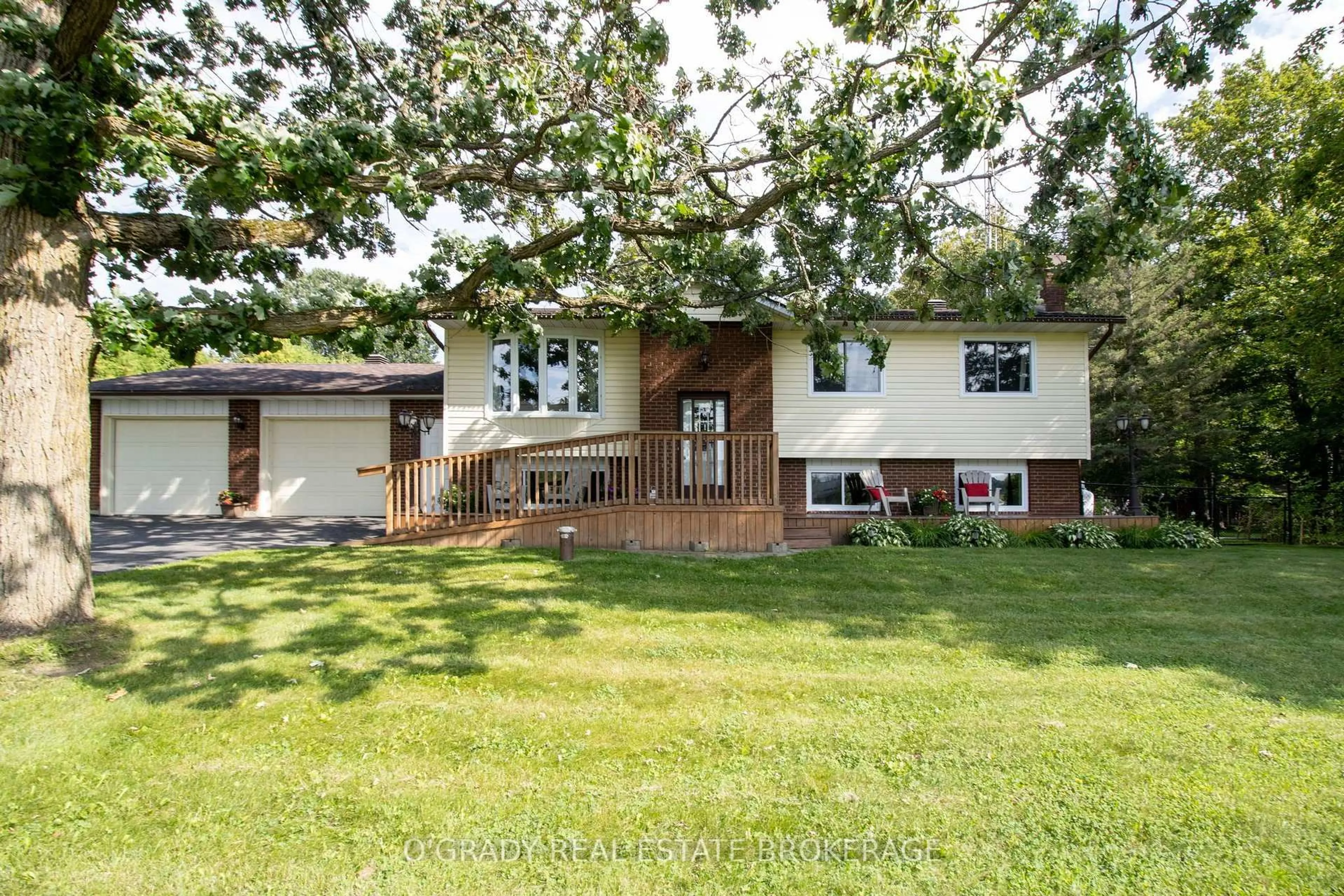 Home with vinyl exterior material, street for 5217 Algonquin Rd, Augusta Ontario K6V 5T2