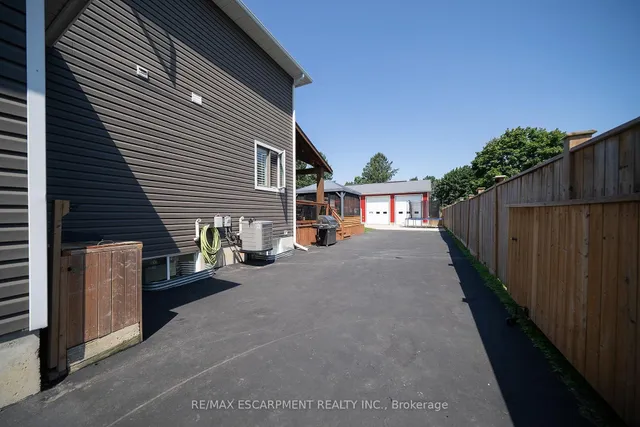 166 King St, Brant 5