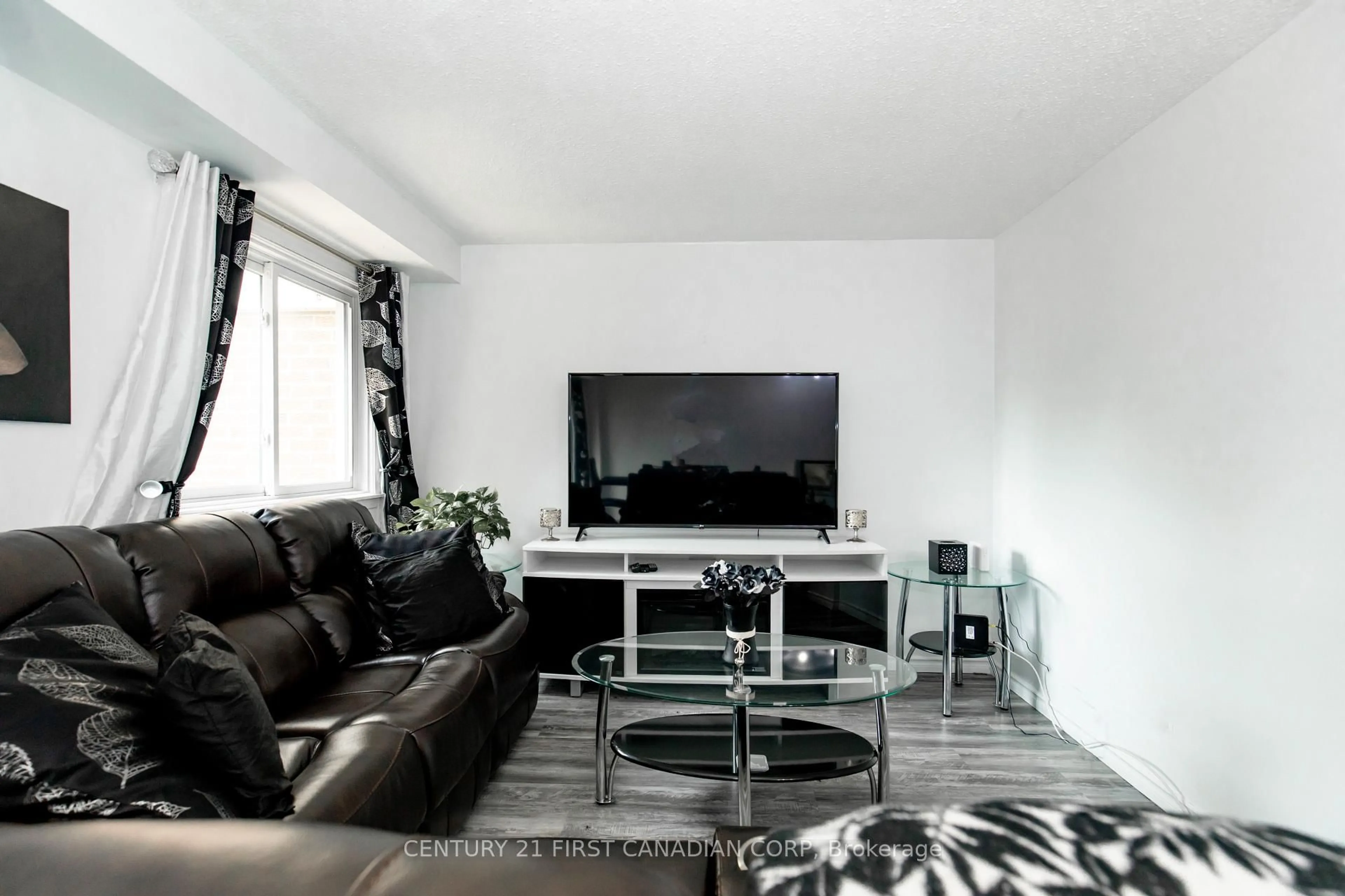 Living room with furniture, unknown for 971 Adelaide St #48, London South Ontario N6E 2H3