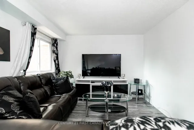 971 Adelaide St #48, London South 4