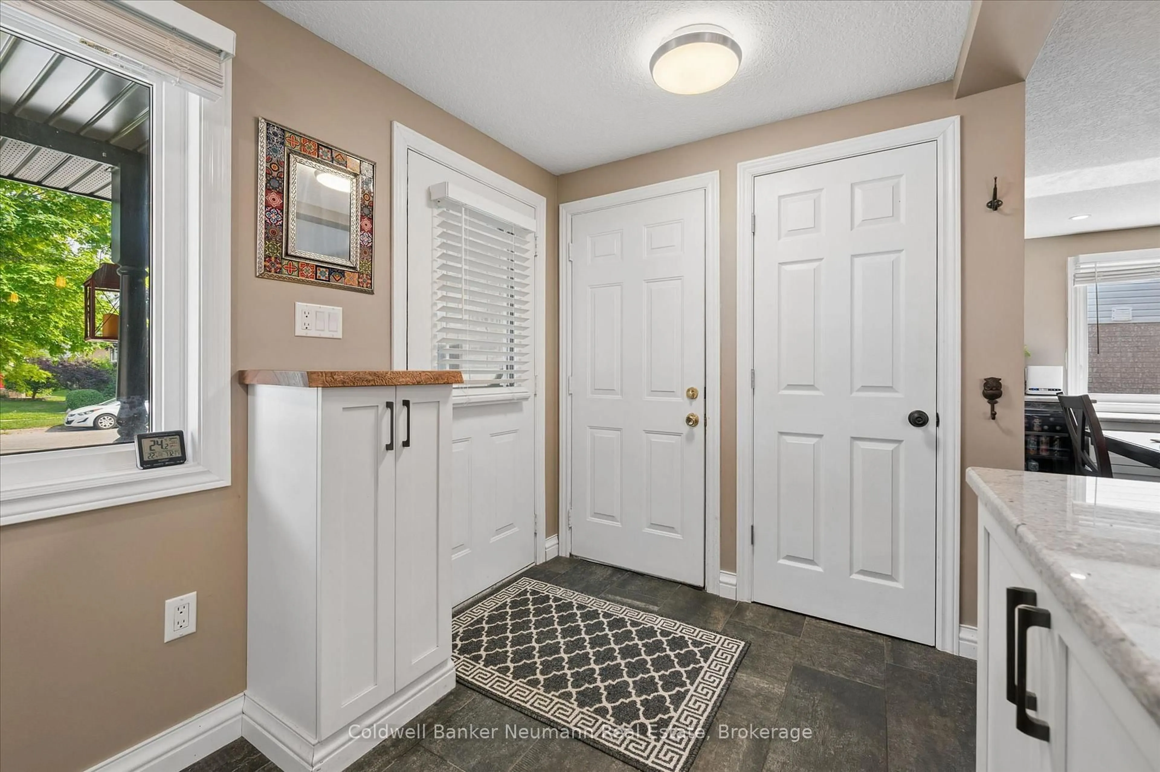 Indoor entryway for 81 Candlewood Dr, Guelph Ontario N1K 1T7