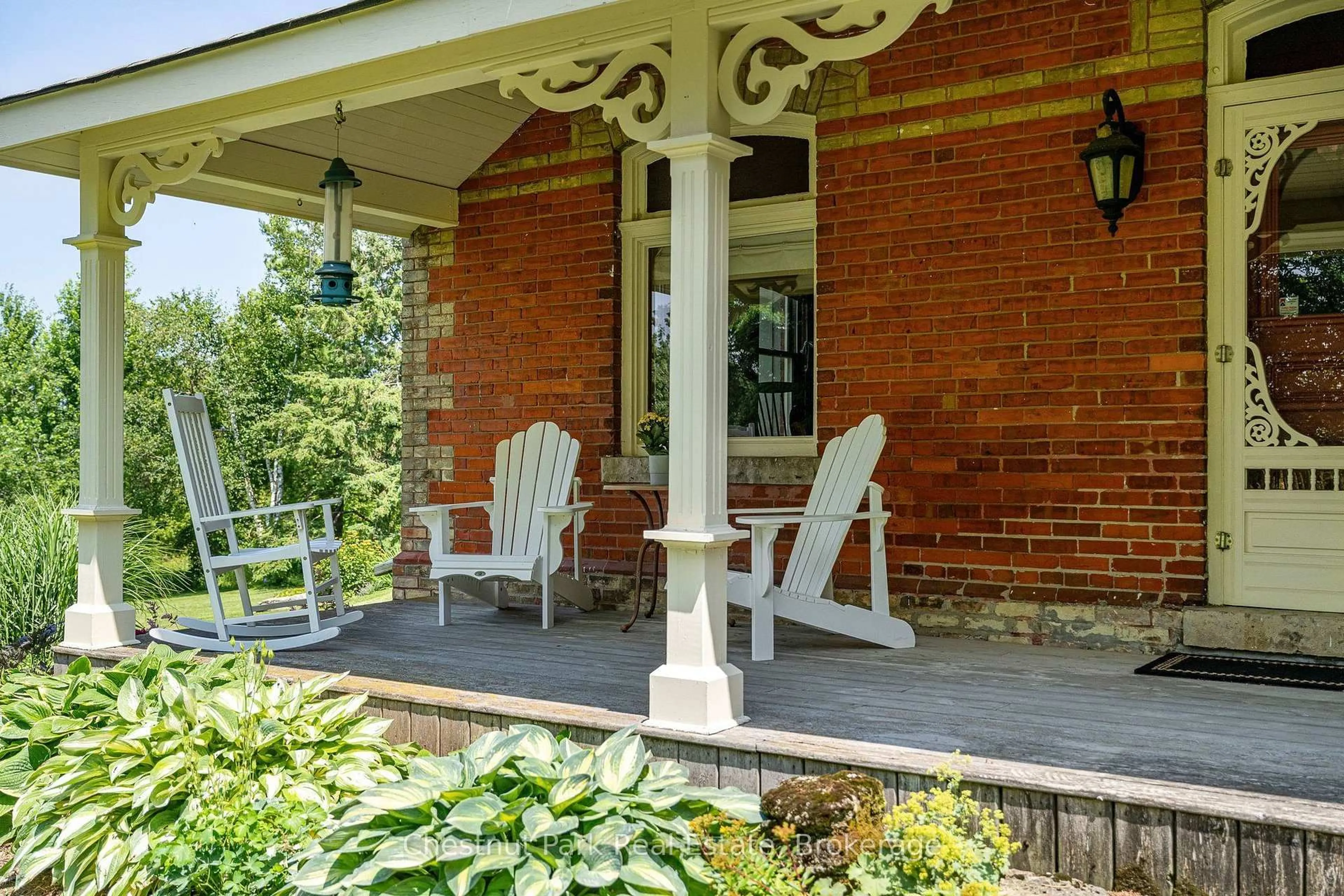 Patio, street for 678541 Centre Rd, Mulmur Ontario L9V 0C7
